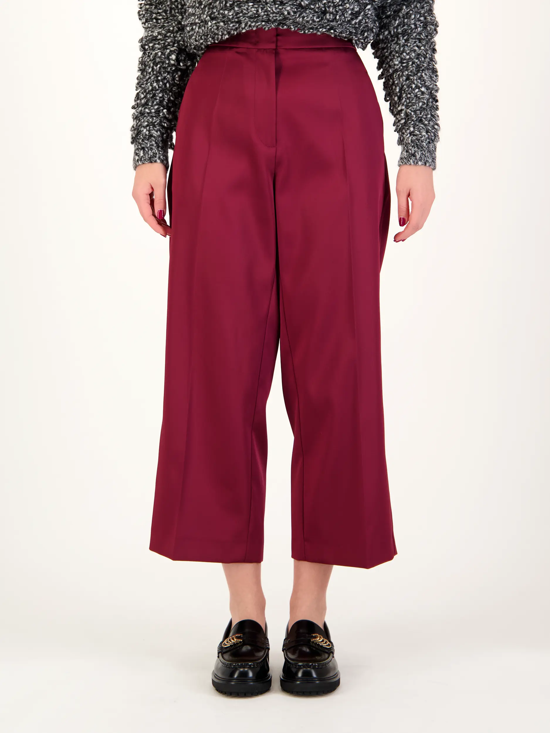 Satinhose  - Artikel Vorderseite getragen von einem Modell - Farbe: Rot