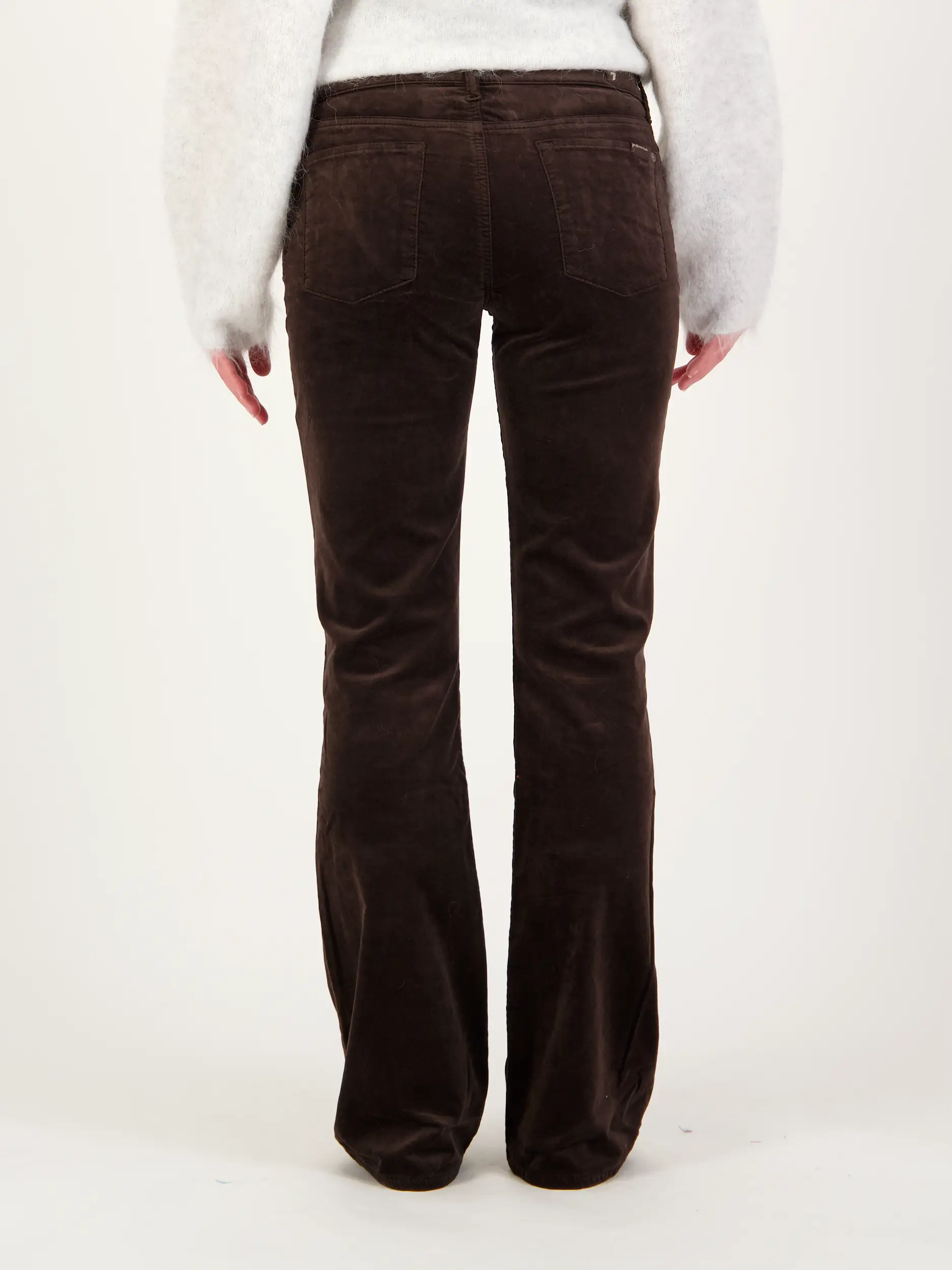 Samthose 'Leggy Bootcut' - Artikel Rückseite getragen von einem Modell - Farbe: Braun