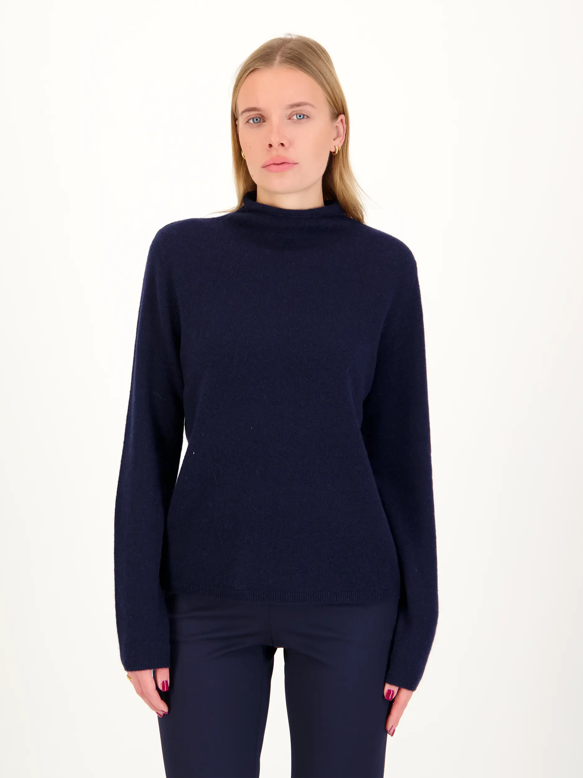 Pullover aus Kaschmir langarm - Artikel Vorderseite getragen von einem Modell - Farbe: Blau