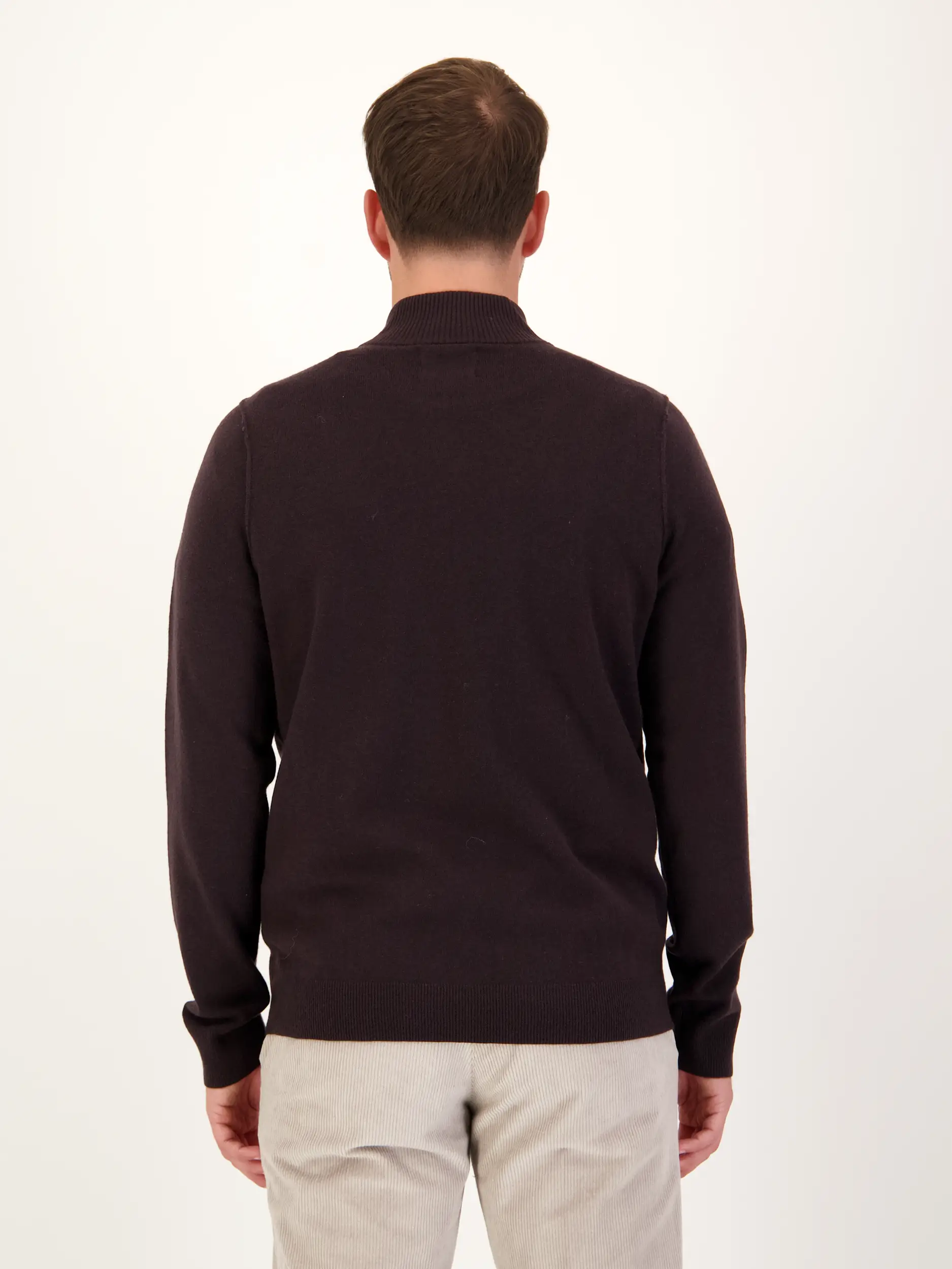 Pullover 'Clifden' aus Woll-Mix langarm - Artikel Rückseite getragen von einem Modell - Farbe: Braun