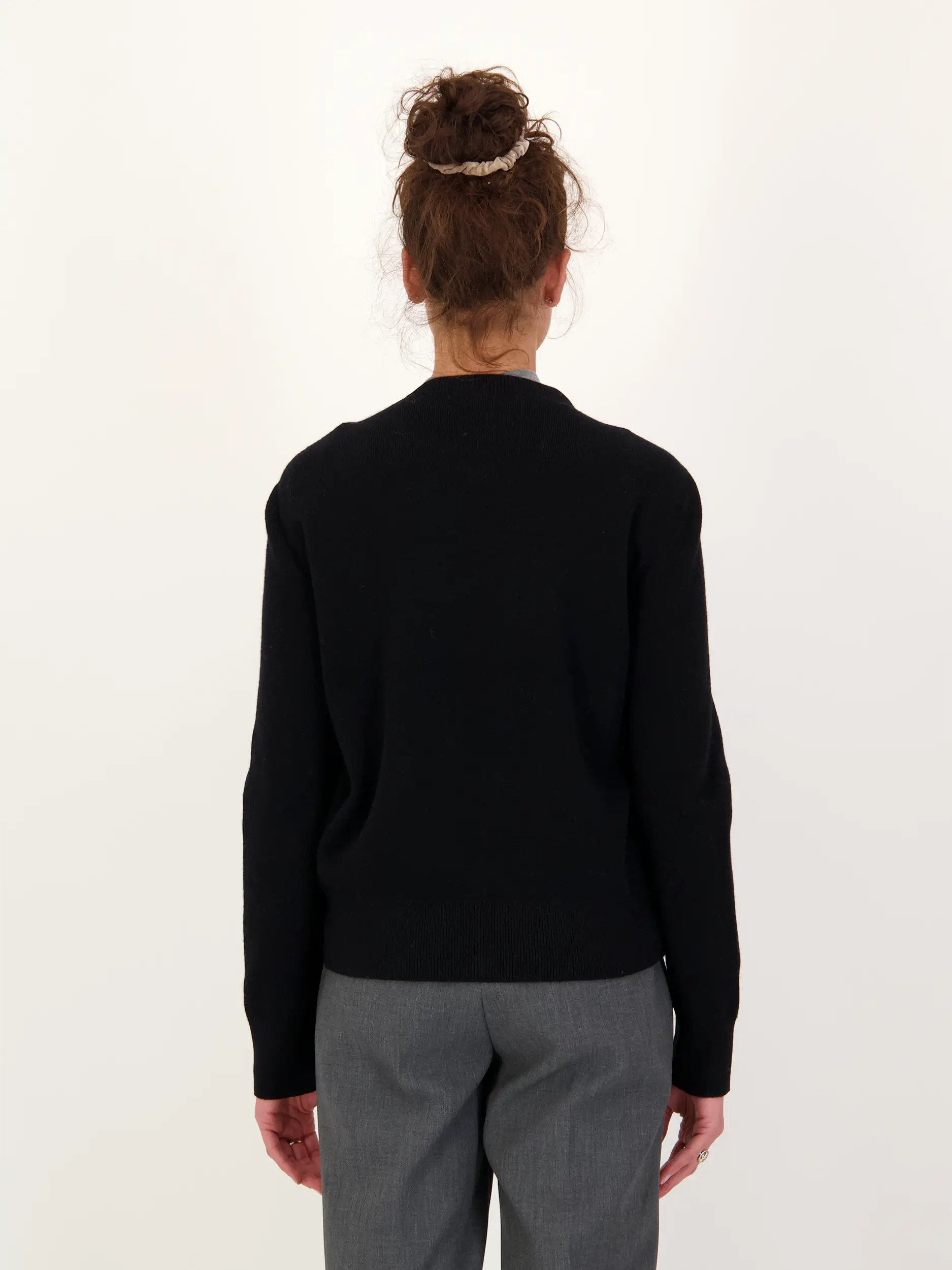 Jacke 'Zilly-D' - Artikel Rückseite getragen von einem Modell - Farbe: Schwarz