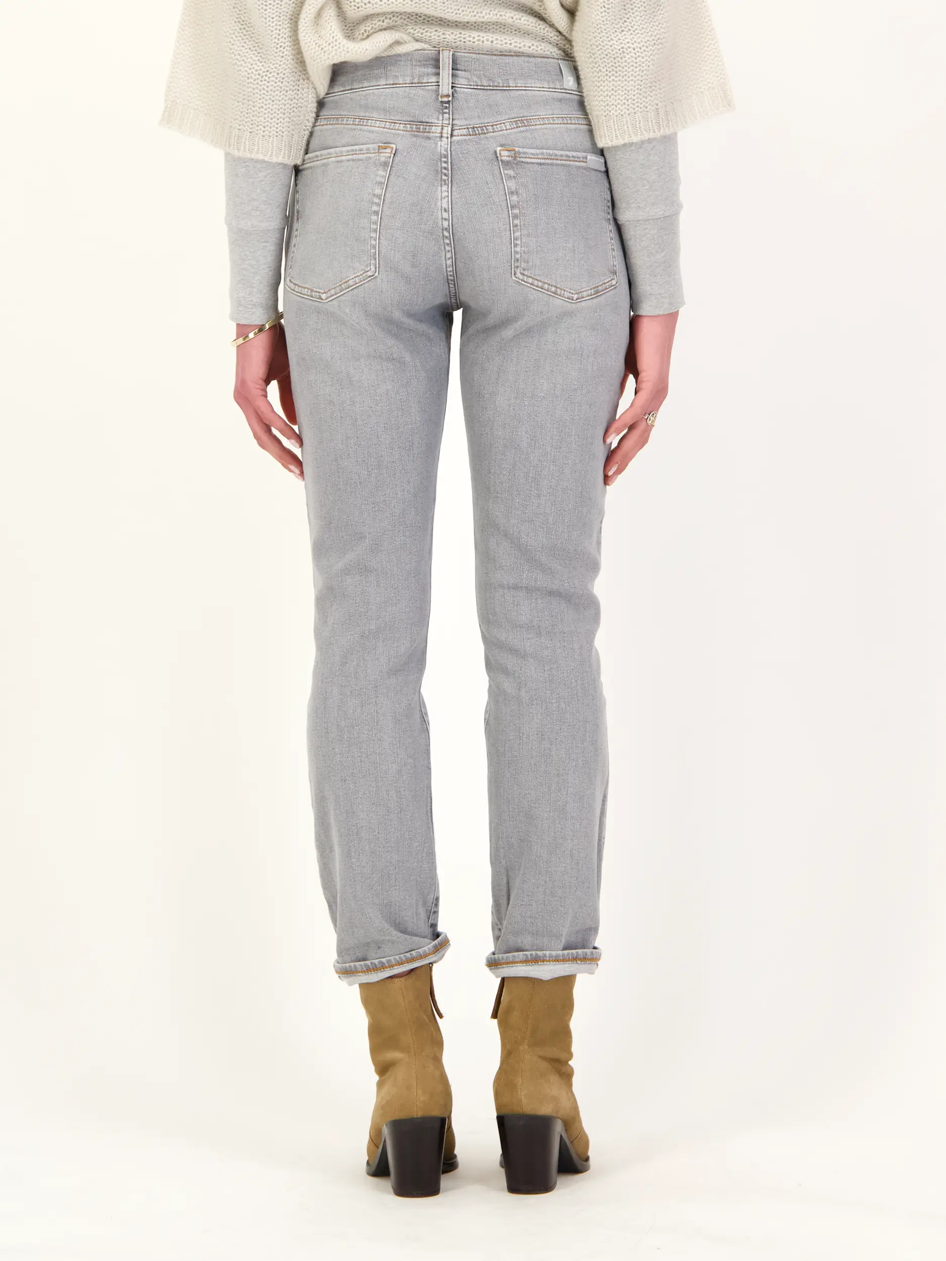 High Rise Skinny Jeans 'Relaxed Skinny' - Artikel Rückseite getragen von einem Modell - Farbe: Grau