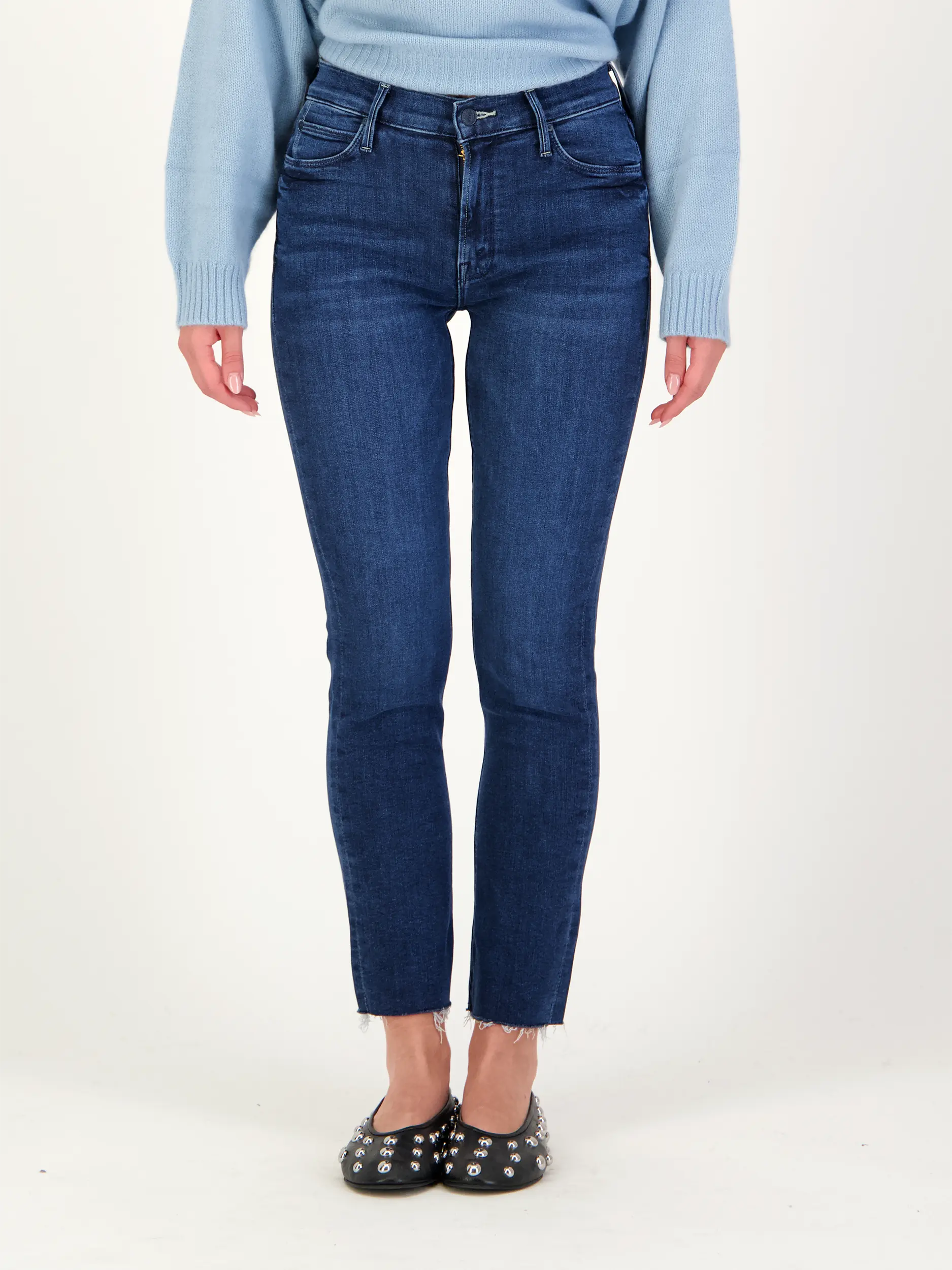 Mid Rise Straight Leg Jeans 'Dazzler Ankle Fray' - Artikel Vorderseite getragen von einem Modell - Farbe: Blau
