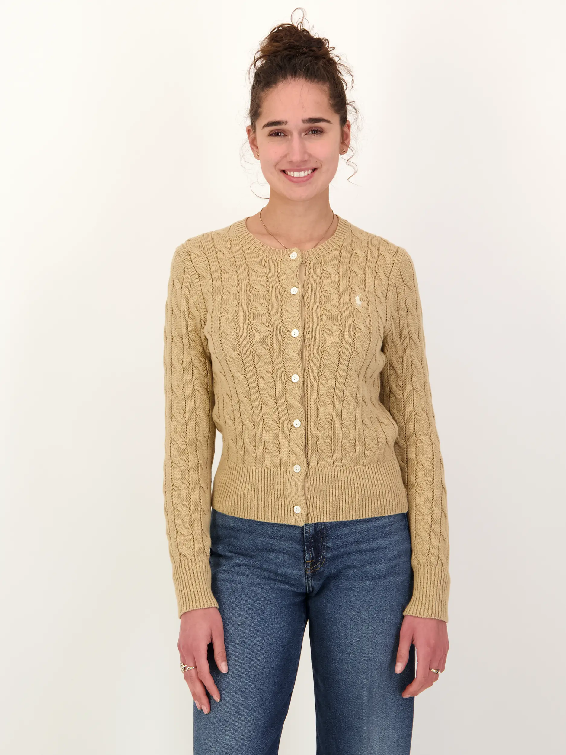 Strickjacke - Artikel Vorderseite getragen von einem Modell - Farbe: Braun