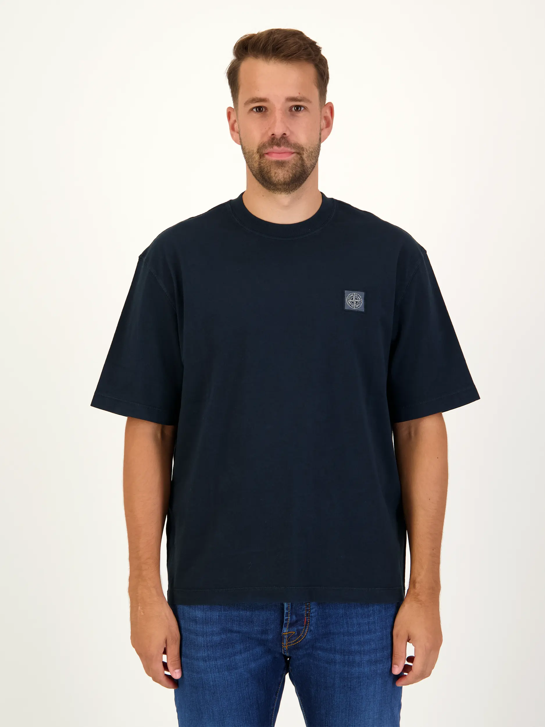 T-Shirt - Artikel Vorderseite getragen von einem Modell - Farbe: Blau
