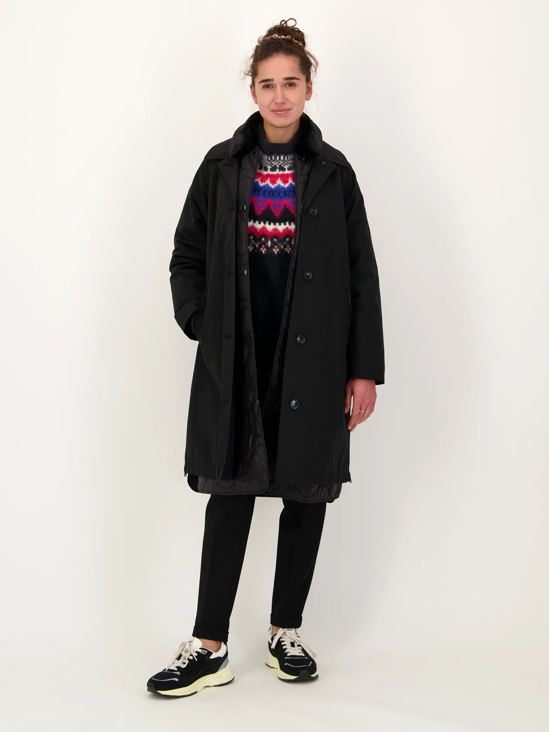 3-in 1 Mantel 'All Weather' - Artikel Teil eines Outfits getragen von einem Modell - Farbe: Schwarz