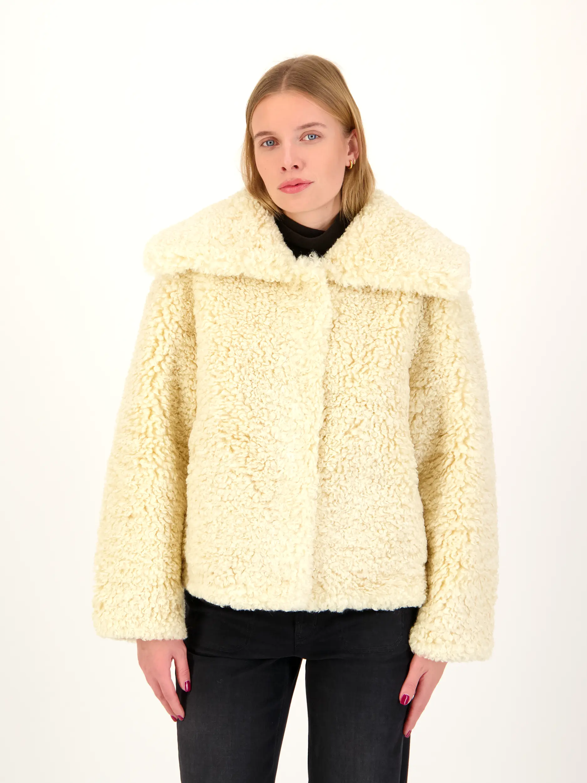 Jacke 'Collins' - Artikel Vorderseite getragen von einem Modell - Farbe: Creme