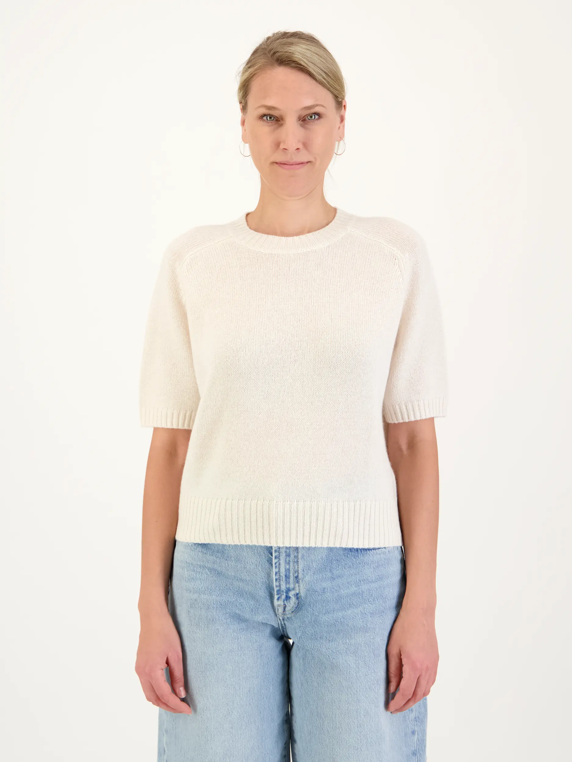 Pullover aus Kaschmir 3/4-Arm - Artikel Vorderseite getragen von einem Modell - Farbe: Creme