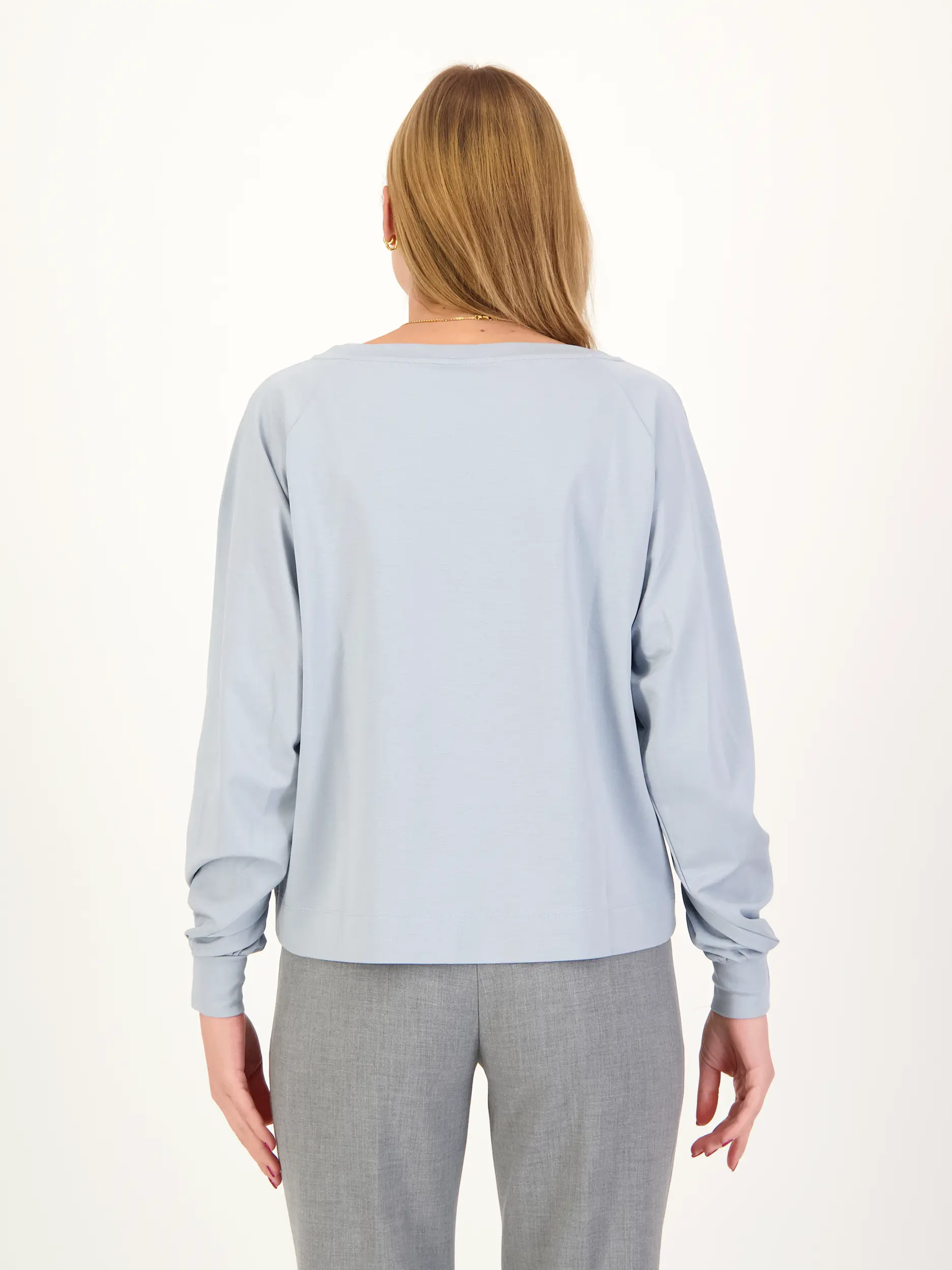Langarmshirt 'Kelane' - Artikel Rückseite getragen von einem Modell - Farbe: Blau