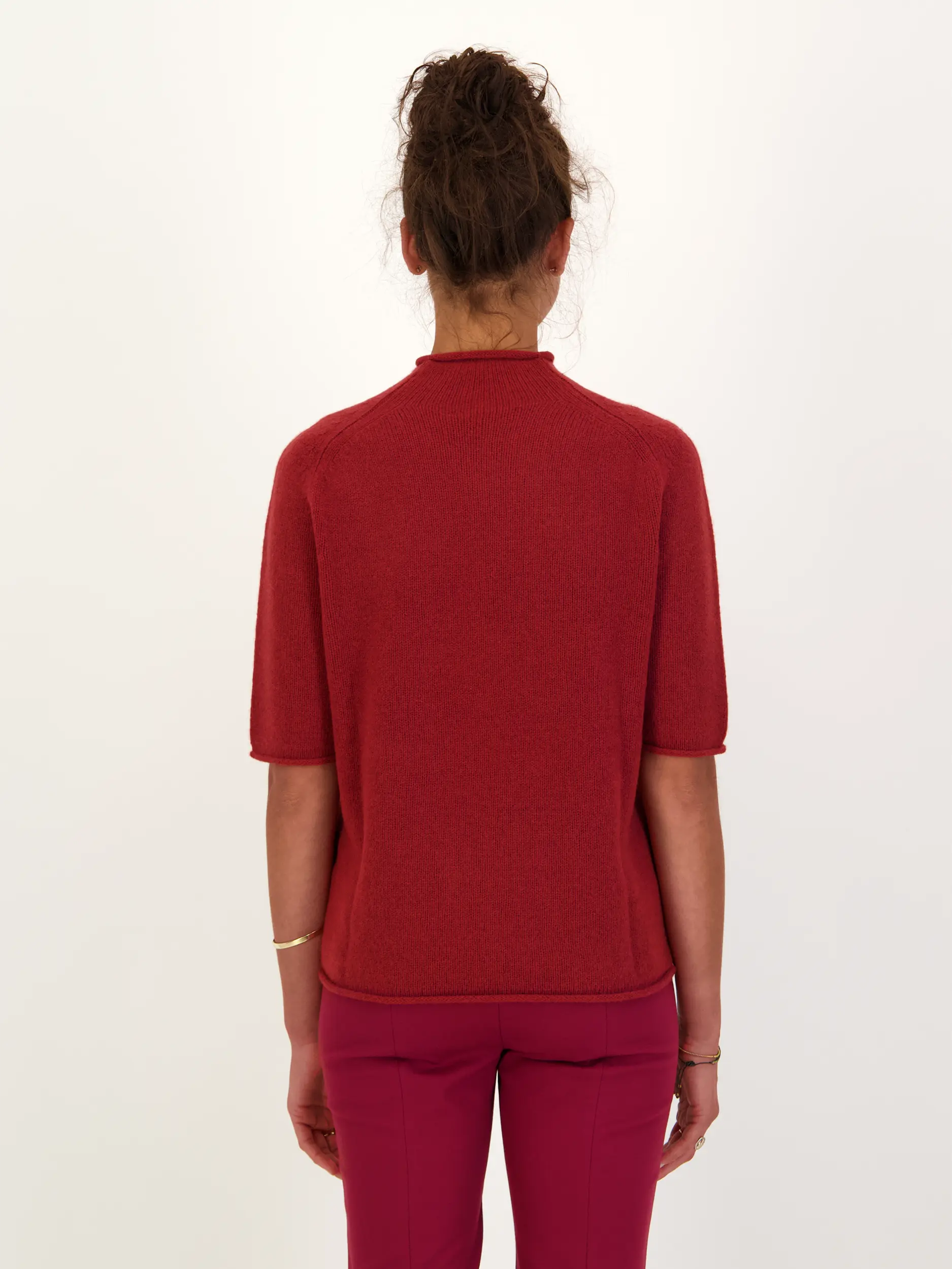 Pullover aus Wolle 3/4-Arm - Artikel Rückseite getragen von einem Modell - Farbe: Rot