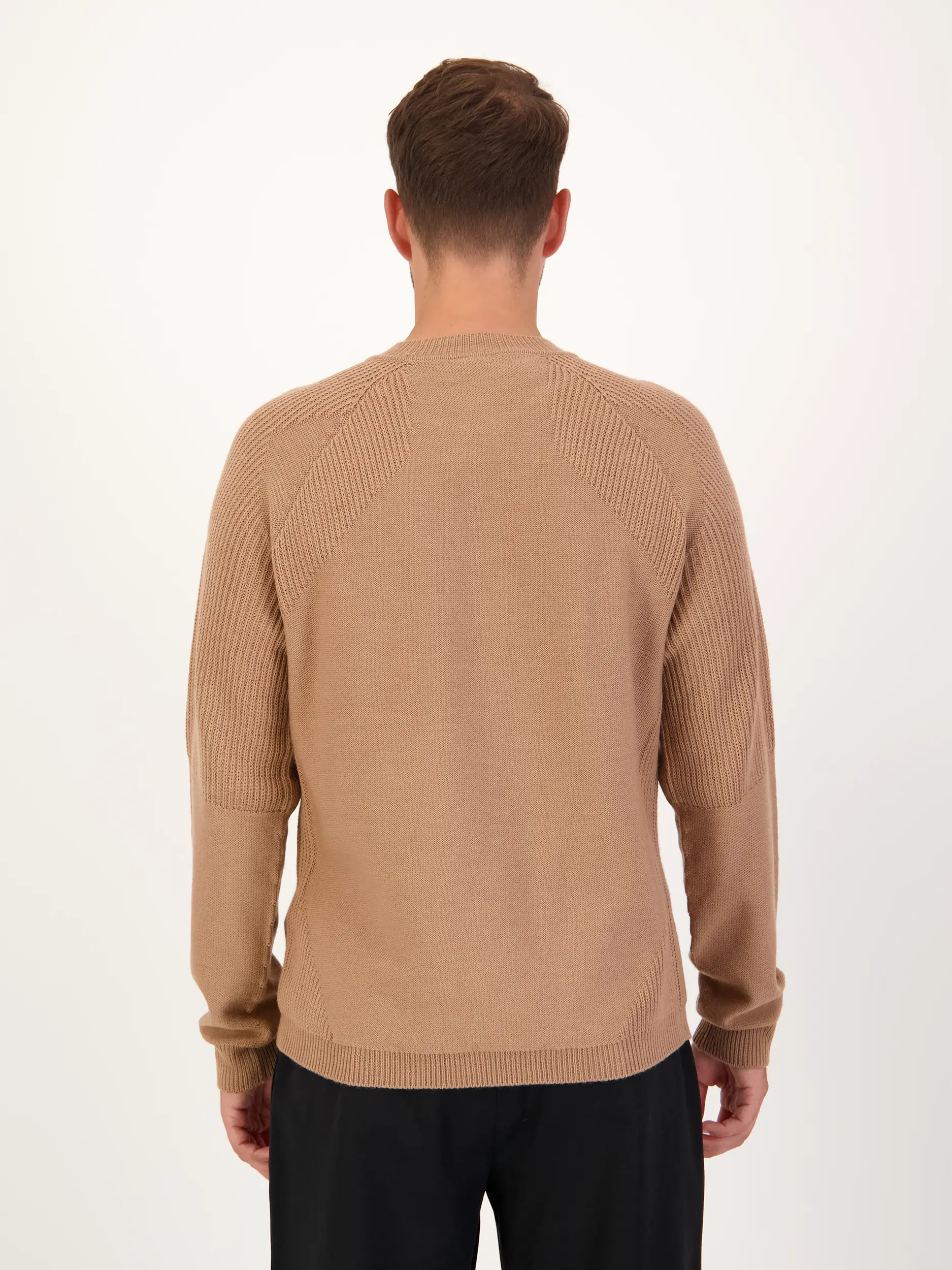 Pullover 'Fleur' aus Woll-Mix langarm - Artikel Rückseite getragen von einem Modell - Farbe: Braun