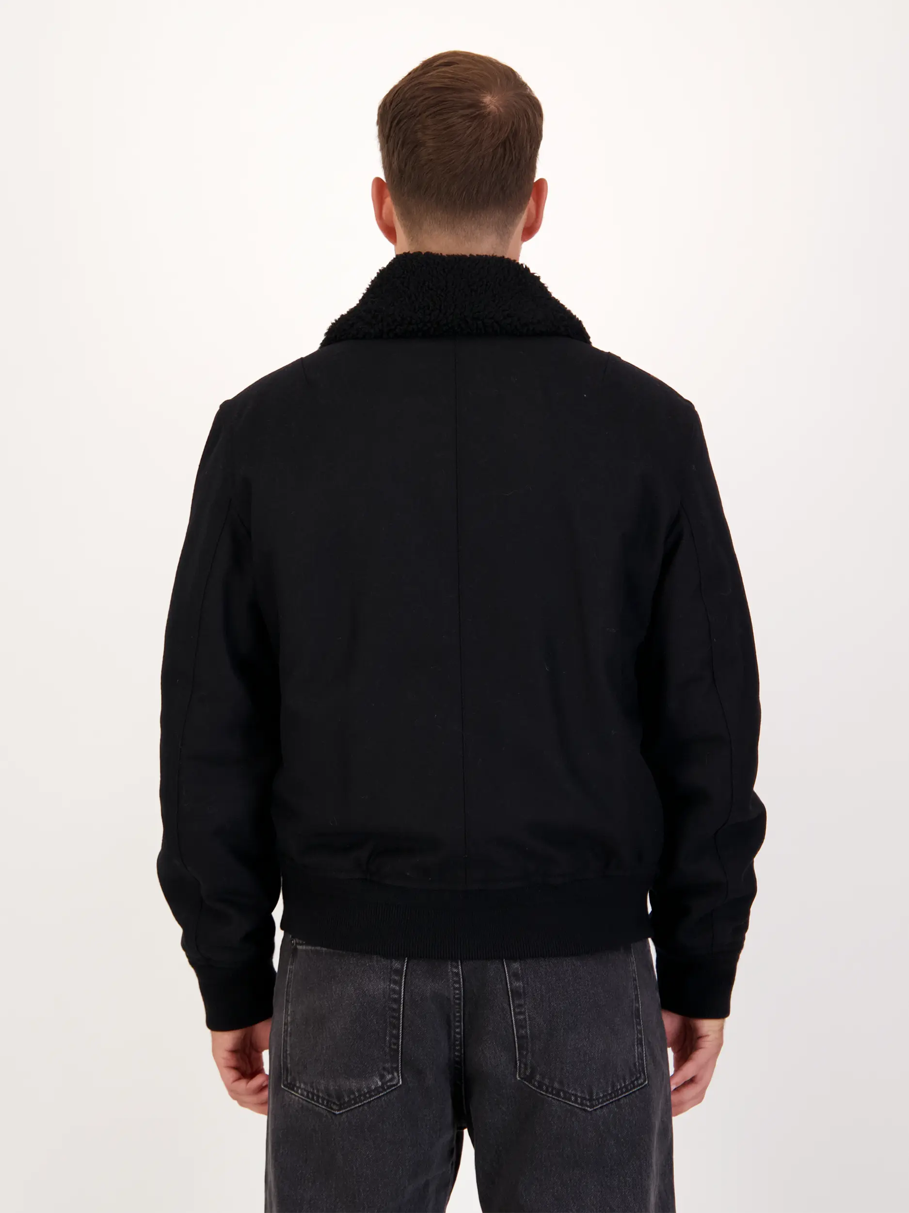 Wolljacke 'Welder' - Artikel Rückseite getragen von einem Modell - Farbe: Schwarz