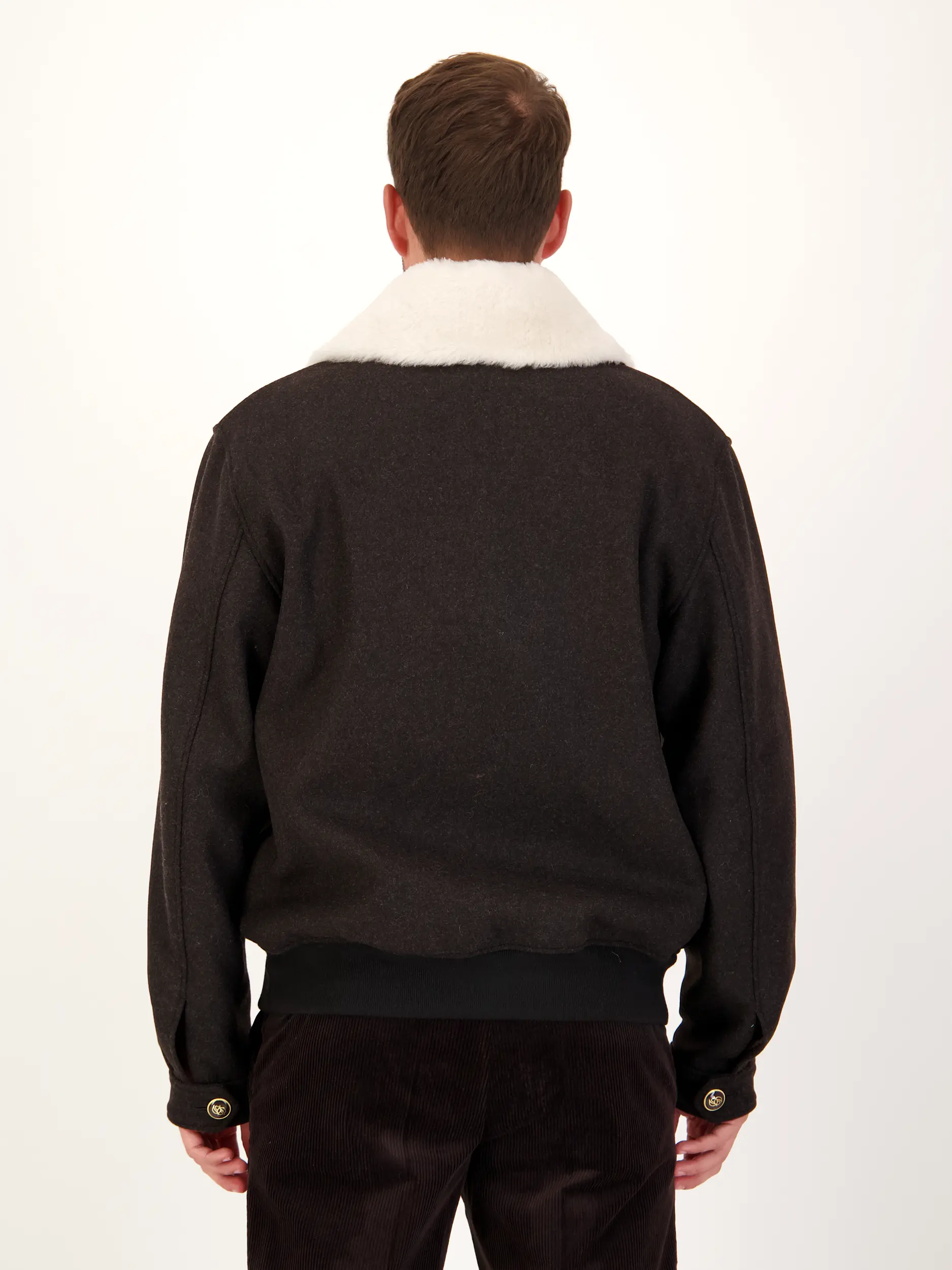 Jacke  - Artikel Rückseite getragen von einem Modell - Farbe: Braun