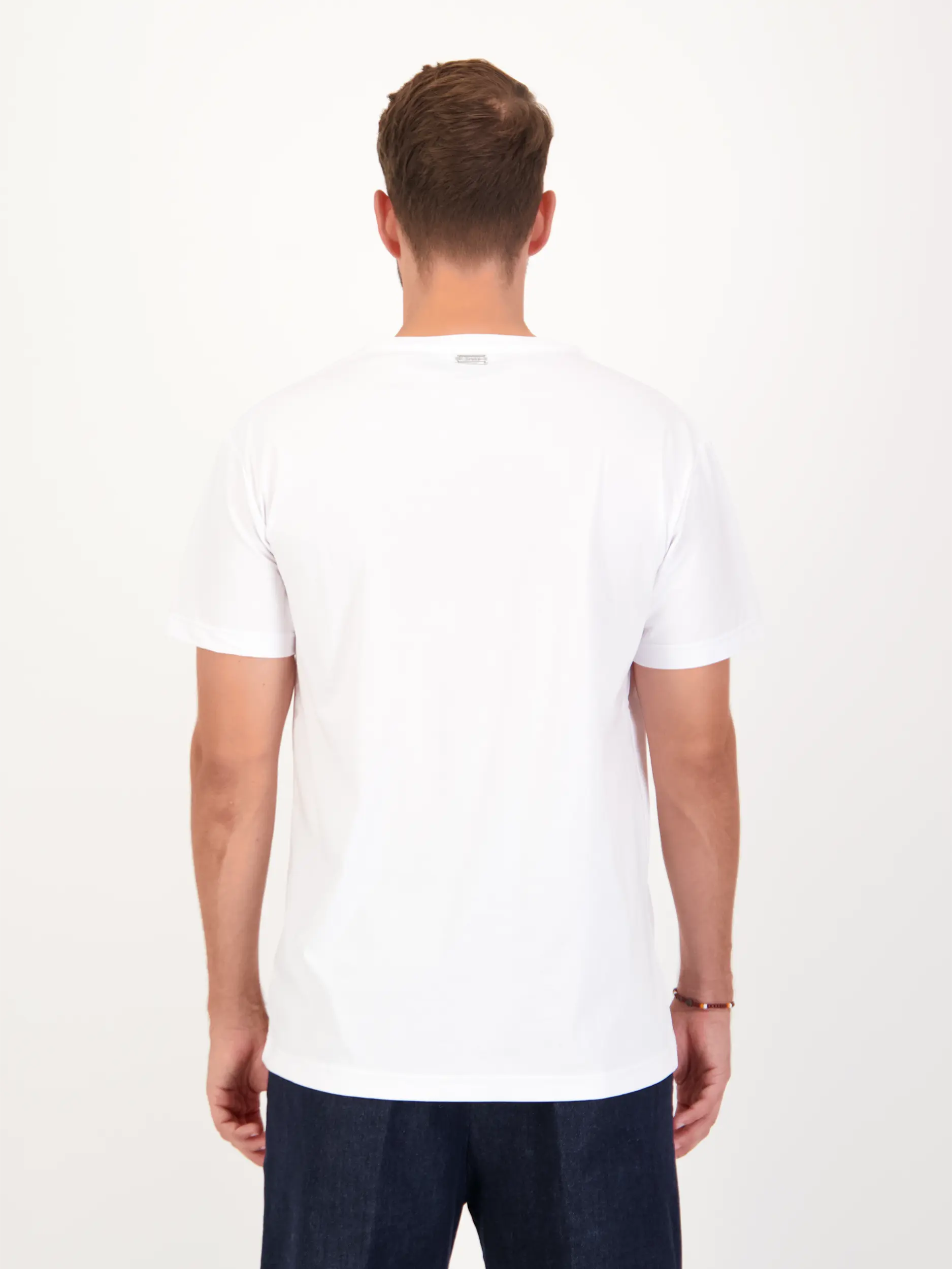 T-Shirt - Artikel Rückseite getragen von einem Modell - Farbe: Weiß
