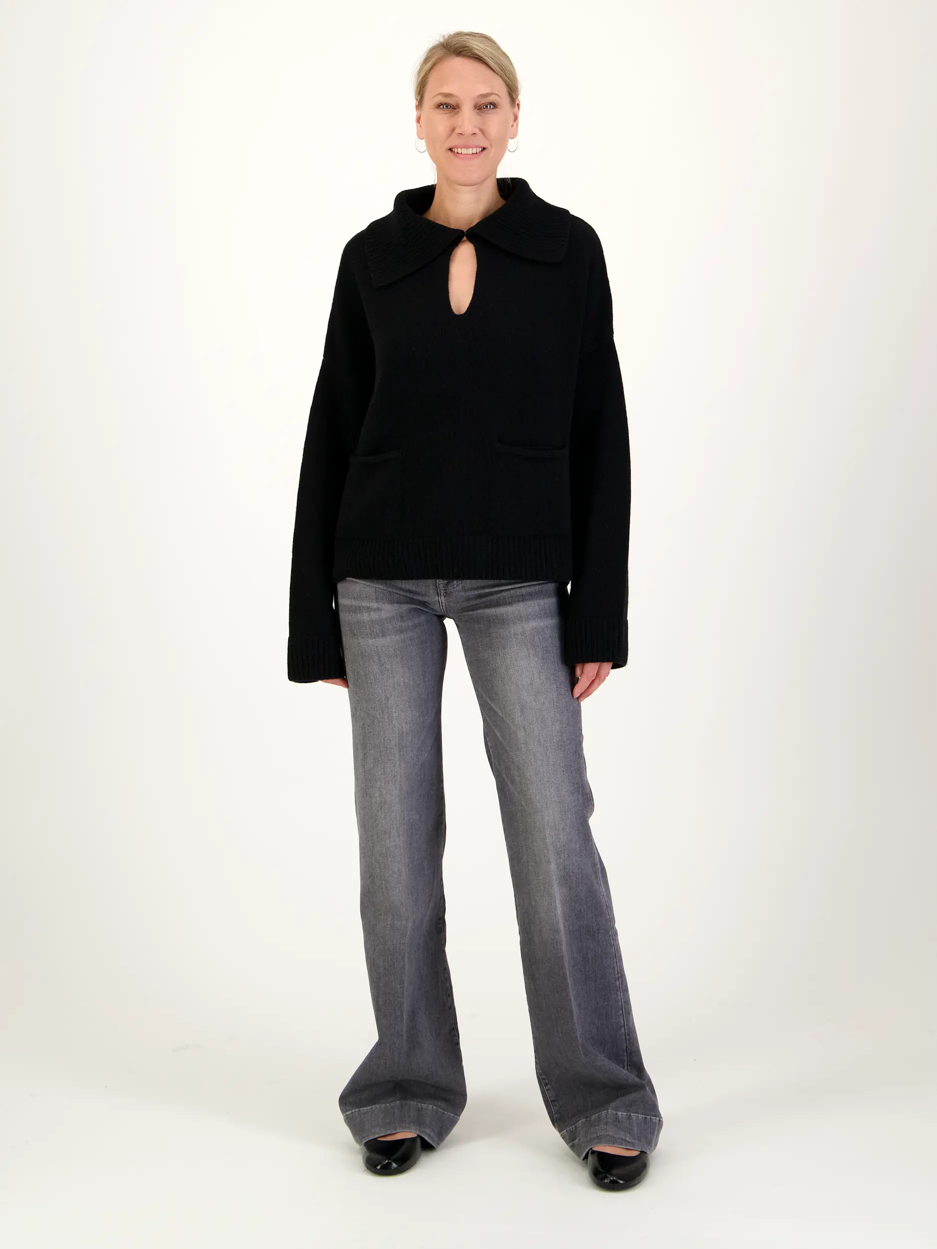 Pullover 'Valentine' aus Kaschmir-Mix langarm - Artikel Teil eines Outfits getragen von einem Modell