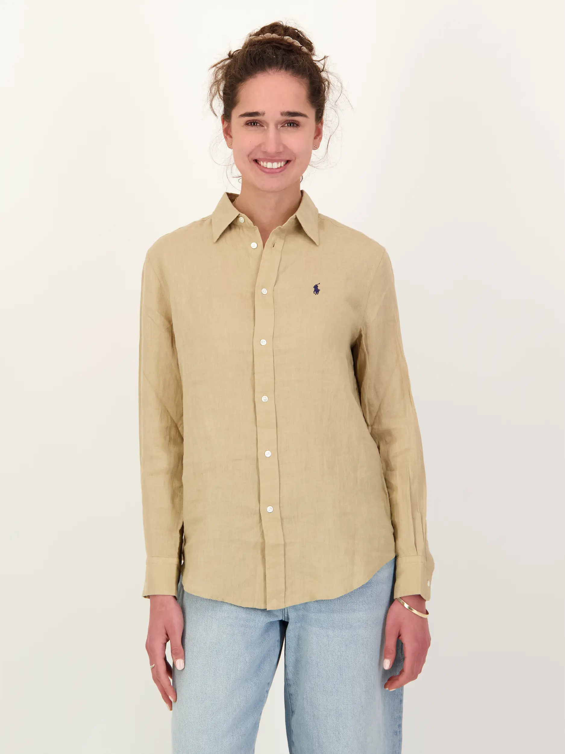 Bluse aus Leinen langarm - Artikel Vorderseite getragen von einem Modell - Farbe: Braun