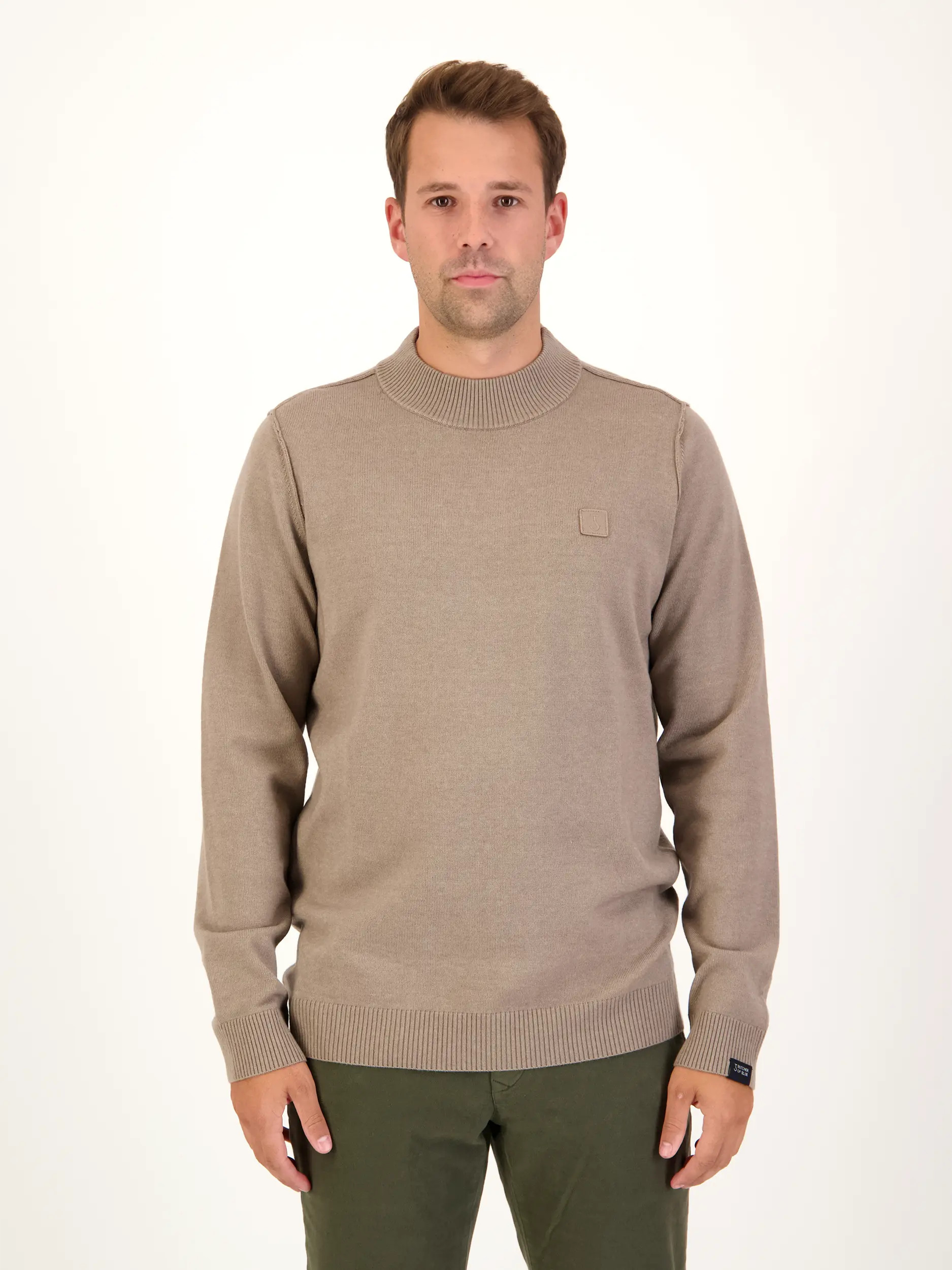 Pullover 'Clifden' aus Woll-Mix langarm - Artikel Vorderseite getragen von einem Modell - Farbe: Braun