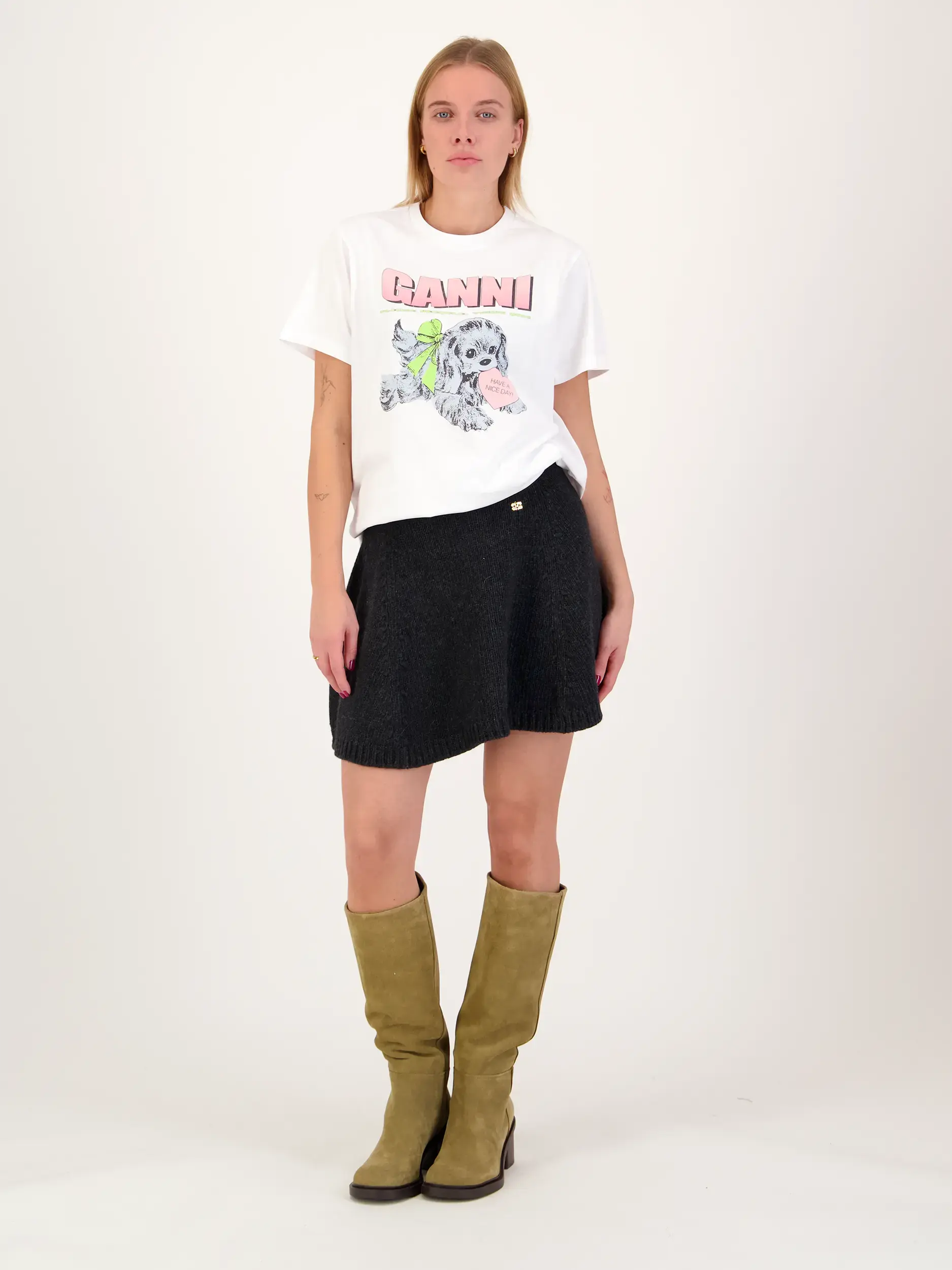 Mini Wollrock - Artikel Teil eines Outfits getragen von einem Modell - Farbe: Grau