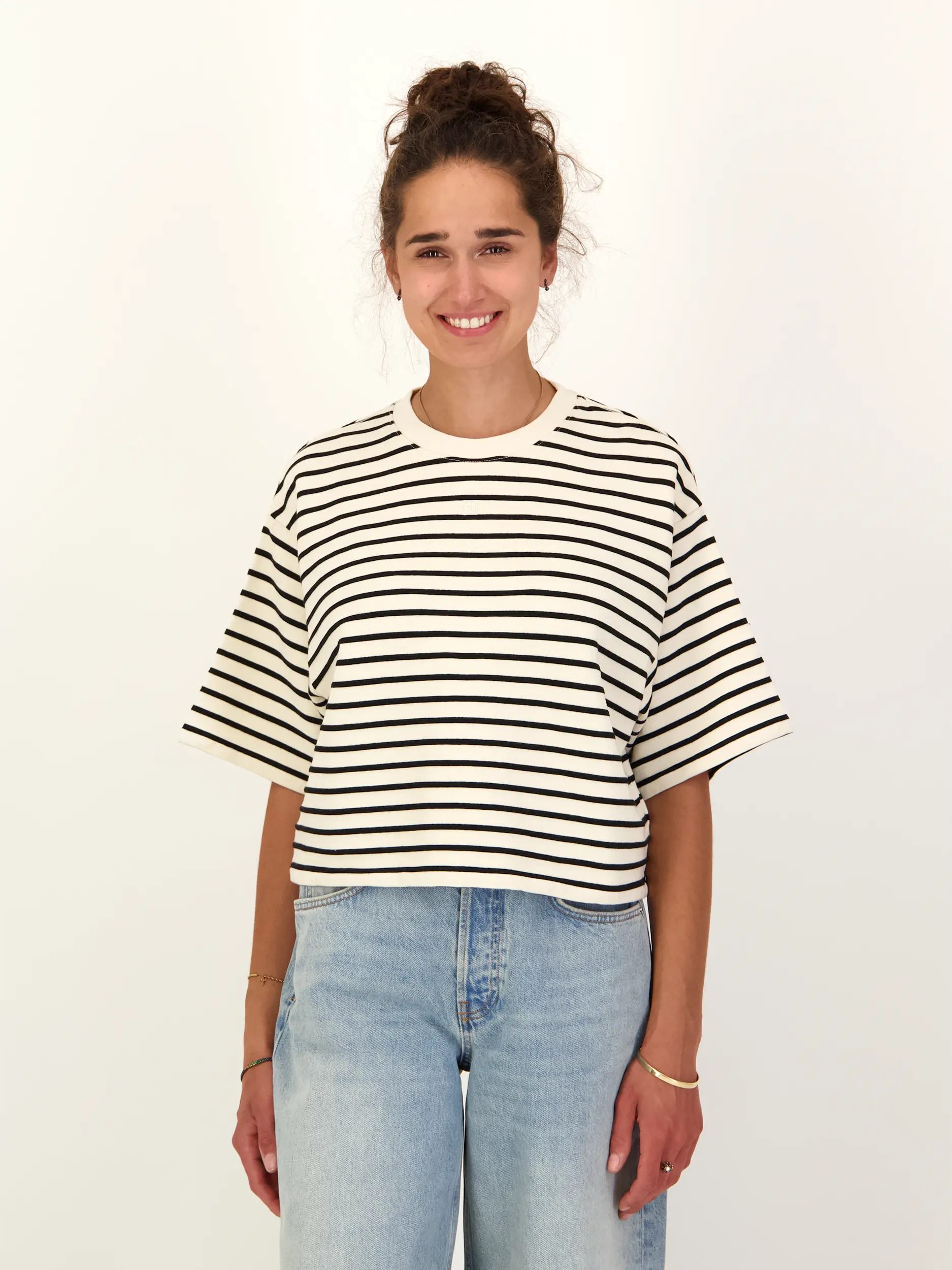 Gestreiftes T-Shirt 'Myers Cropped Tee' 3/4 Arm - Artikel Vorderseite getragen von einem Modell