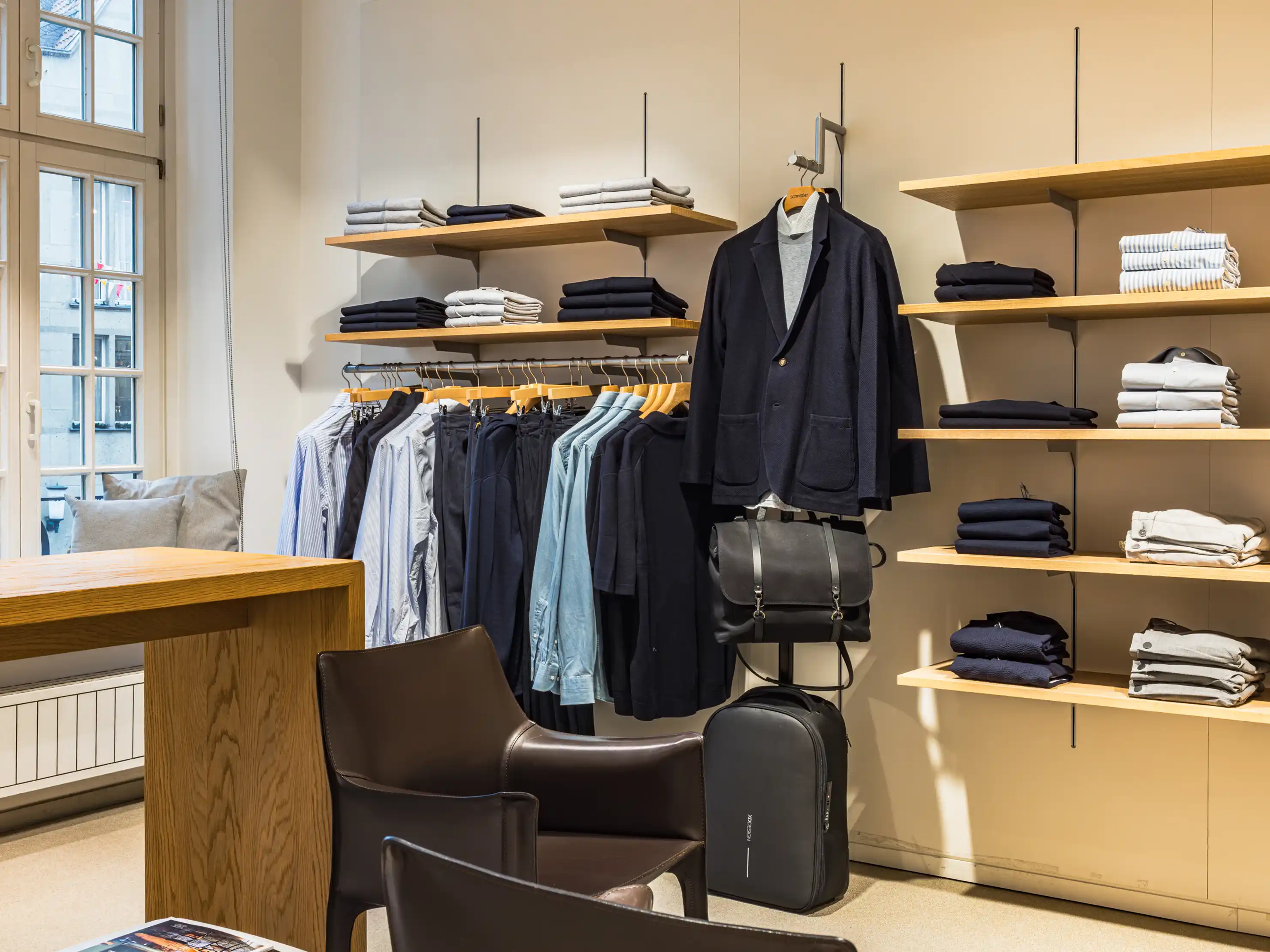 Hier ist das Obergeschoss der Herrenabteilung zu sehen