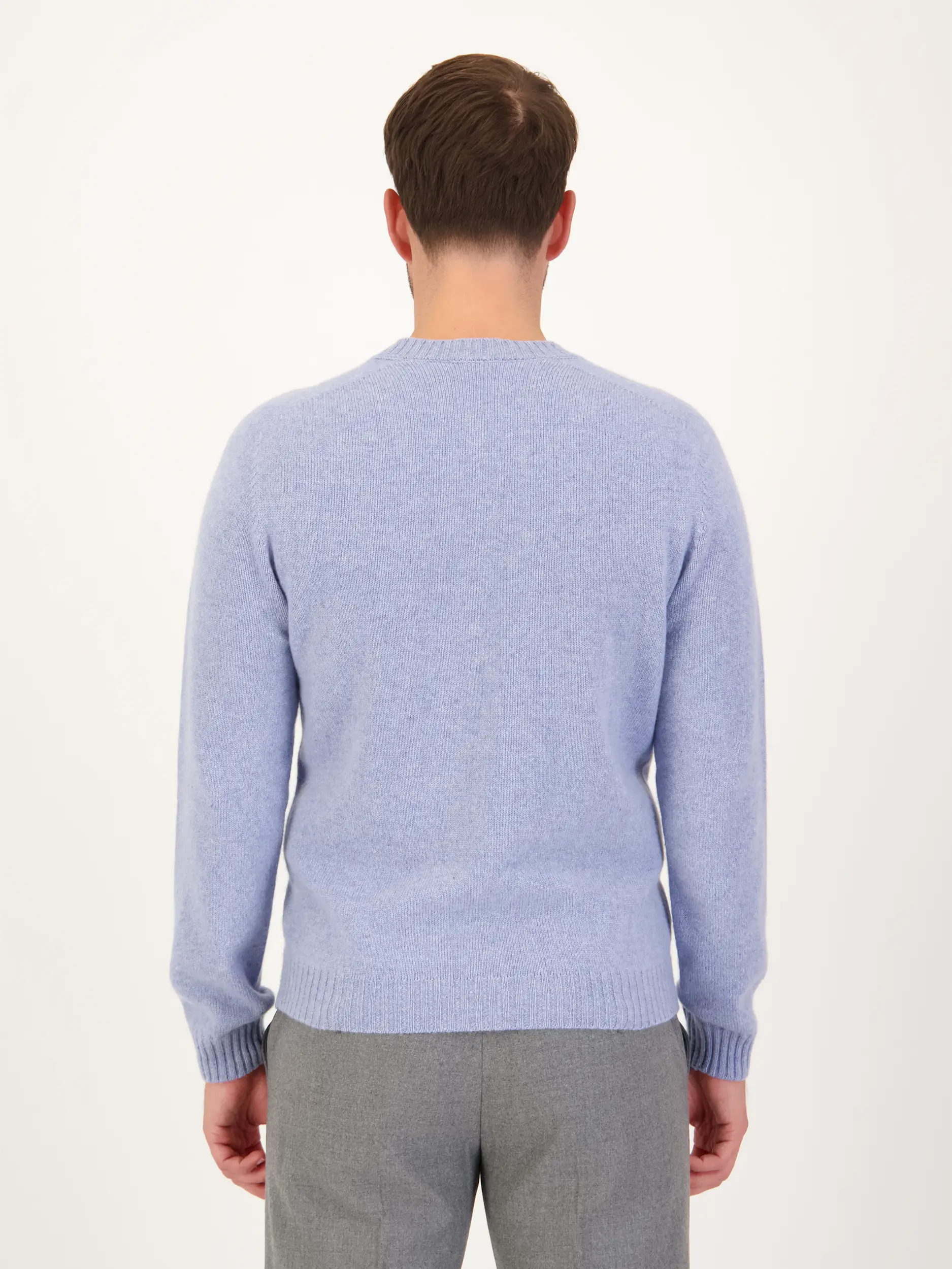 Pullover aus Kaschmir langarm - Artikel Rückseite getragen von einem Modell - Farbe: Blau