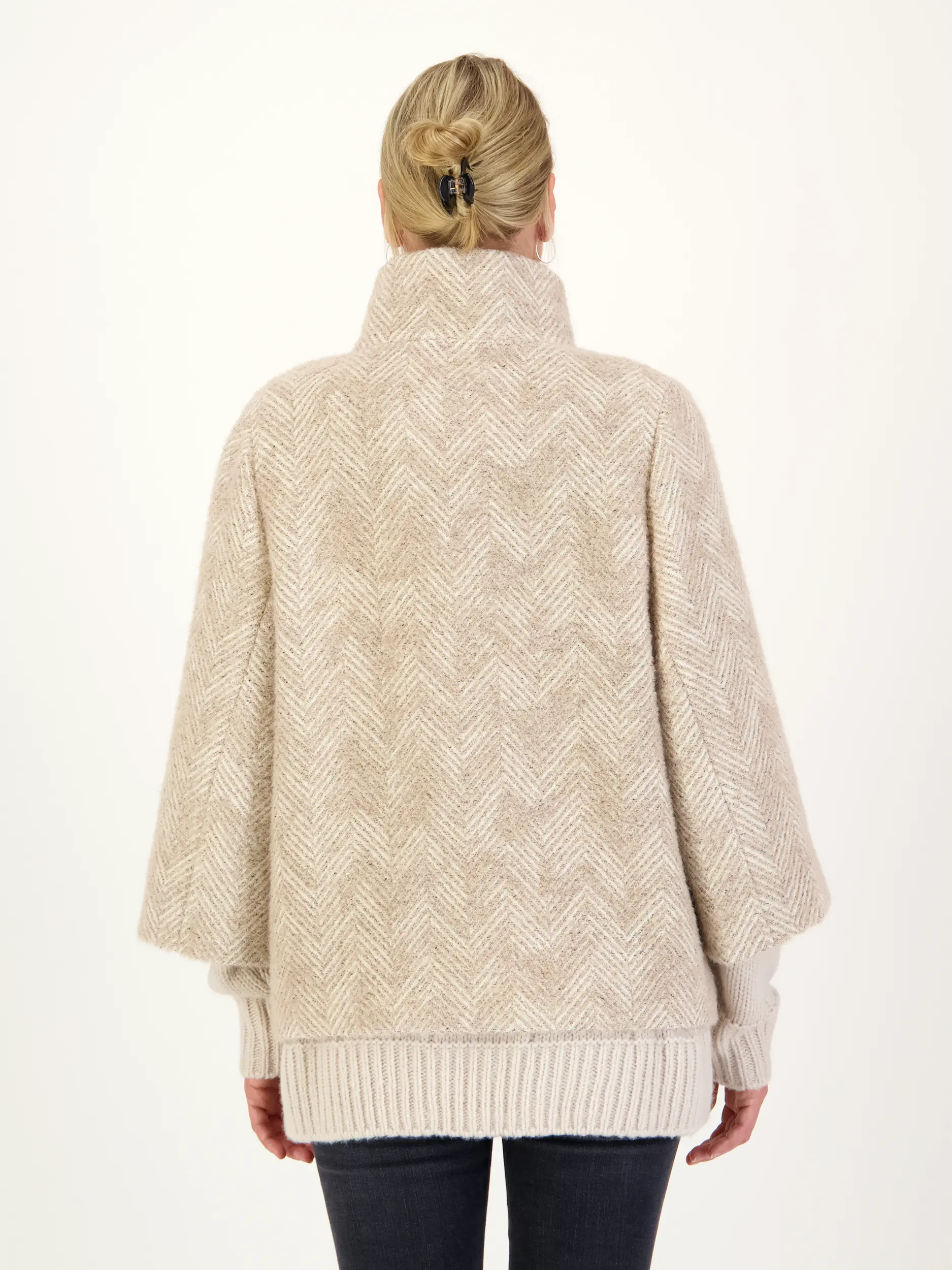 Jacke aus Woll-Mix - Artikel Rückseite getragen von einem Modell - Farbe: Beige