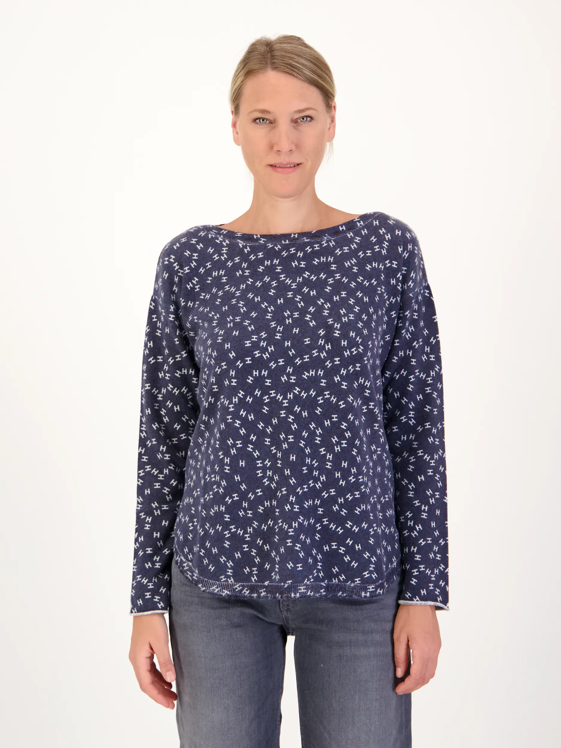 Gemusterter Pullover aus Kaschmir langarm - Artikel Vorderseite getragen von einem Modell - Farbe: Blau