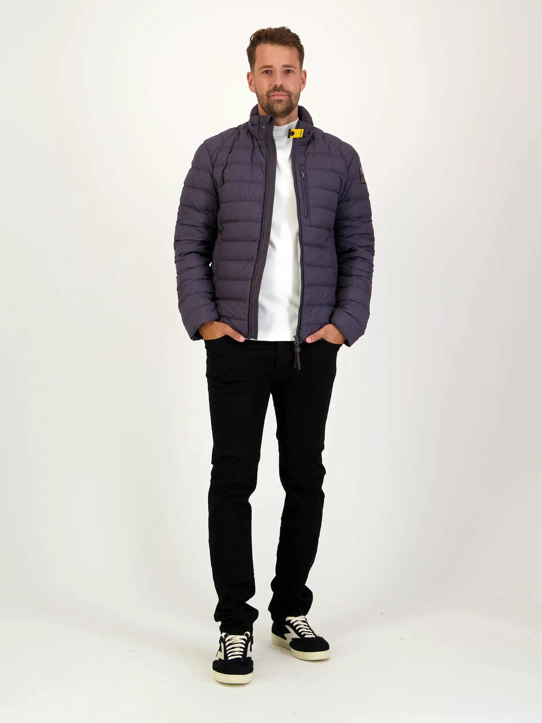 Langarmshirt 'Moritzo' - Artikel Teil eines Outfits getragen von einem Modell - Farbe: Creme