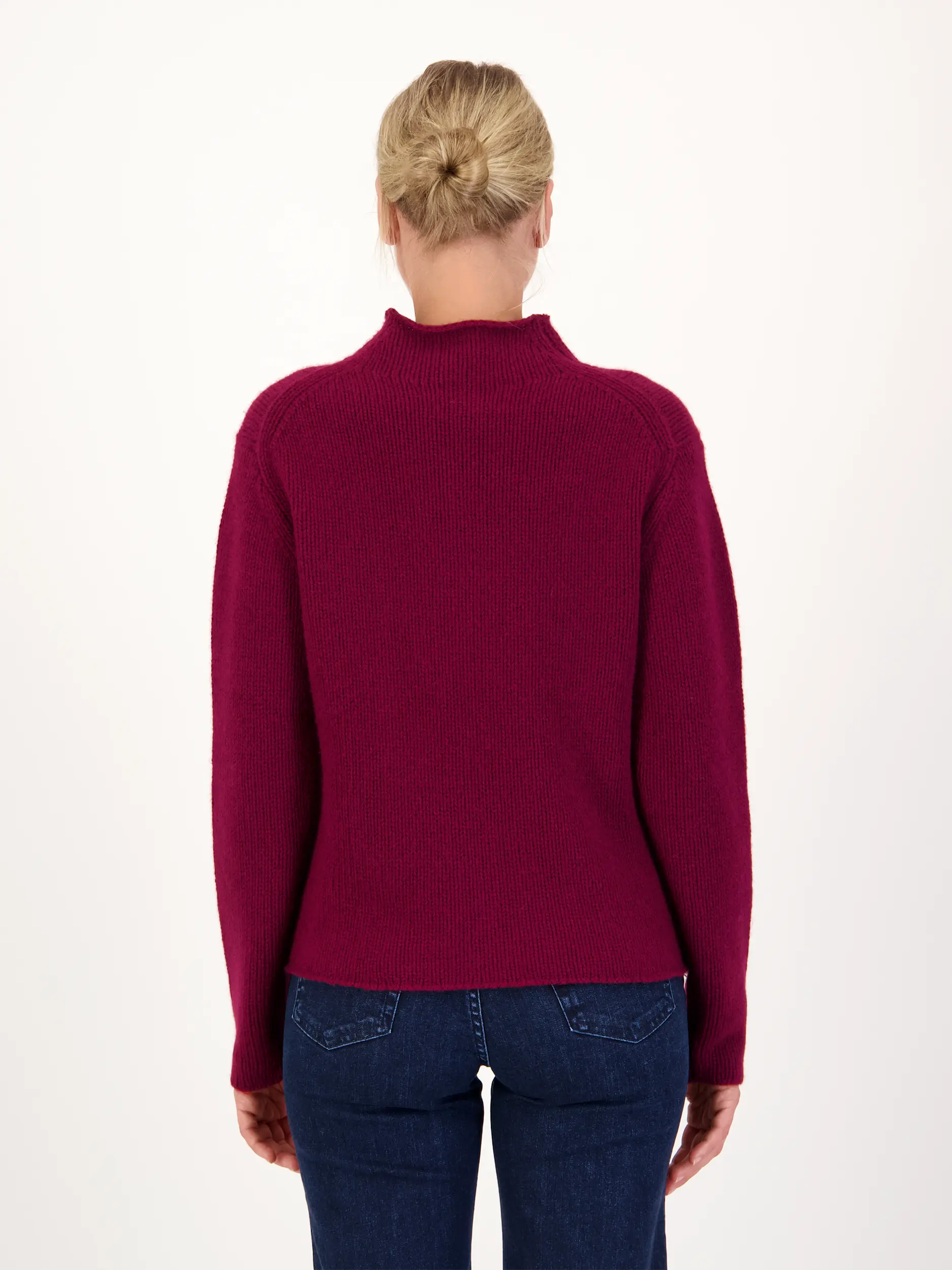 Pullover aus Kaschmir langarm - Artikel Rückseite getragen von einem Modell - Farbe: Rot