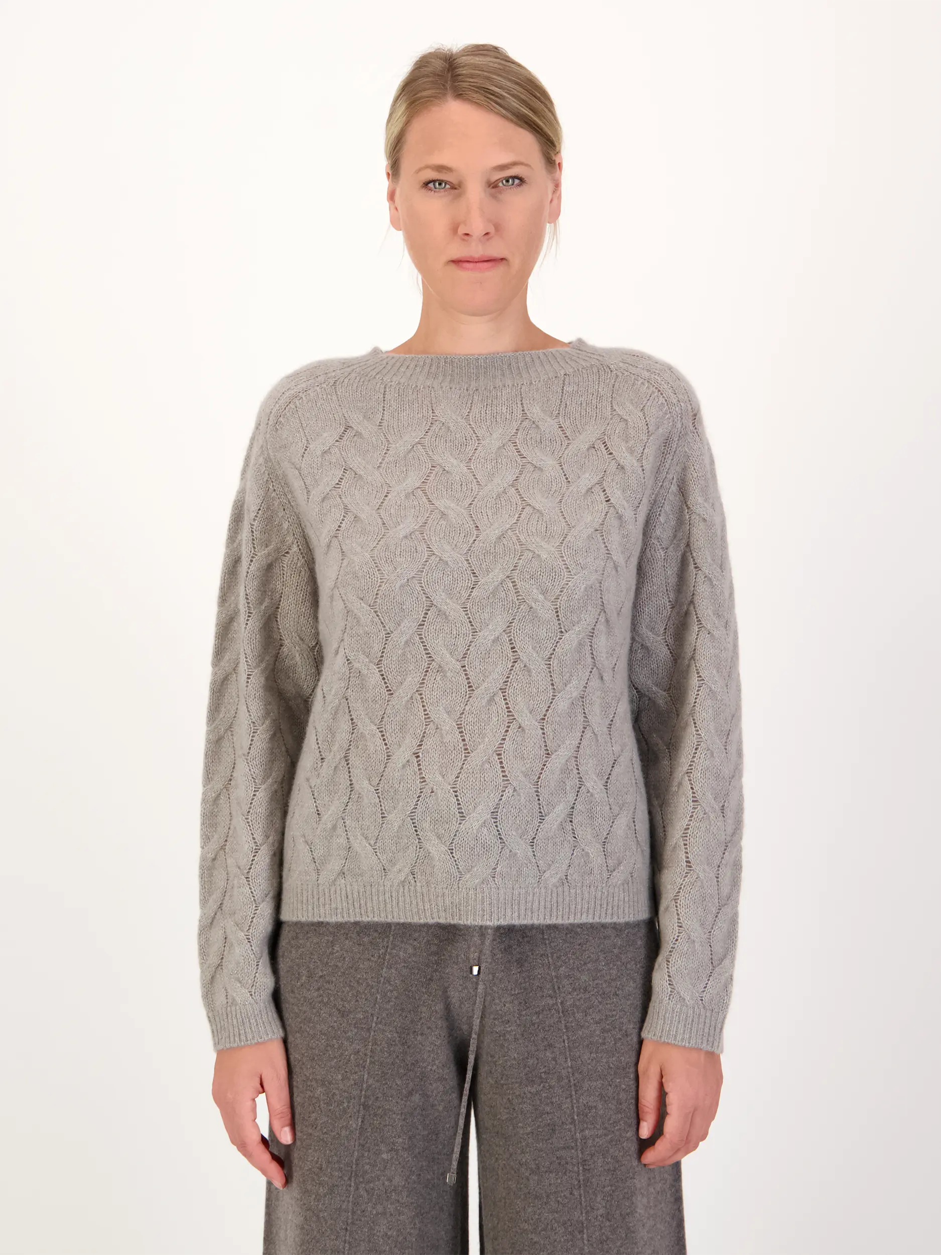 Pullover aus Kaschmir langarm - Artikel Vorderseite getragen von einem Modell - Farbe: Grün