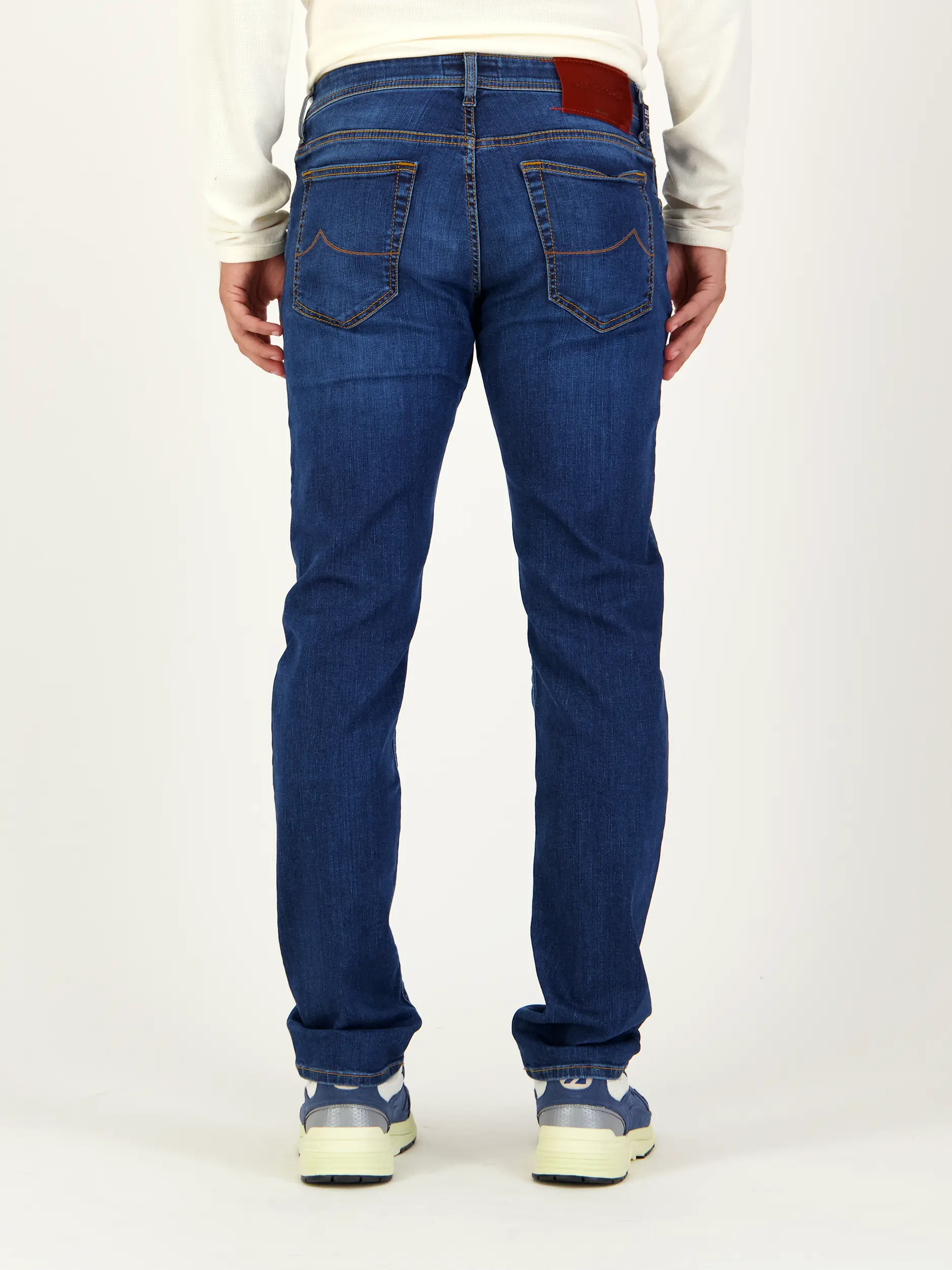 Mid Rise Slim Fit Jeans 'Bard' - Artikel Rückseite getragen von einem Modell - Farbe: Blau