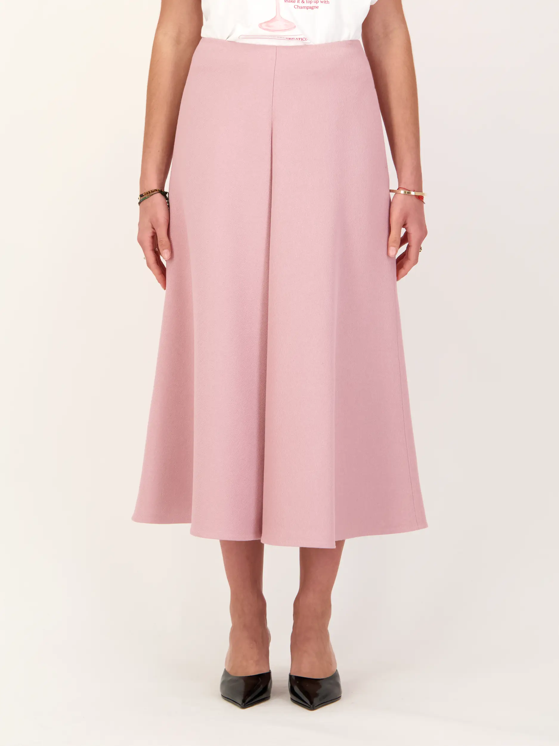 Mini Ballonrock 'Shiny Statement' - Artikel Vorderseite getragen von einem Modell - Farbe: Violett