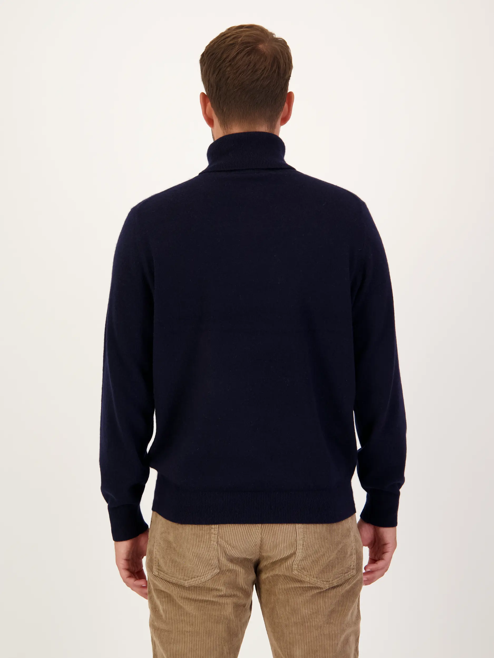 Rollkragenpullover aus Kaschmir langarm - Artikel Rückseite getragen von einem Modell - Farbe: Blau
