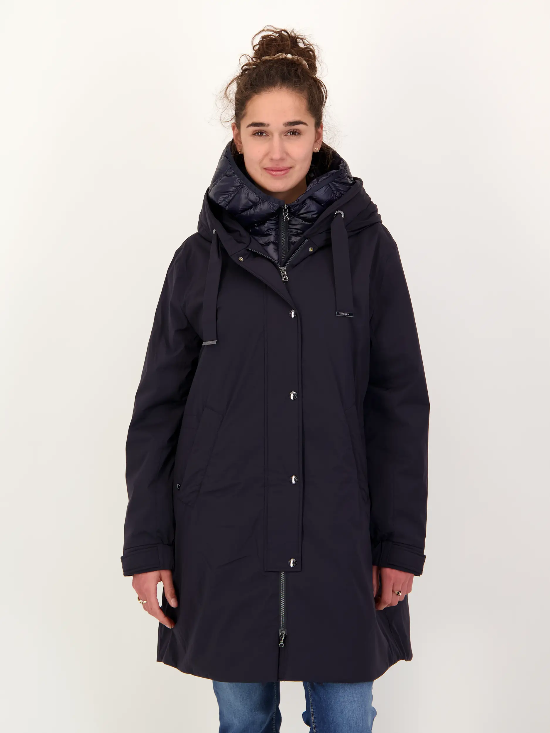 Parker 'Kaja' - Artikel Vorderseite getragen von einem Modell - Farbe: Blau