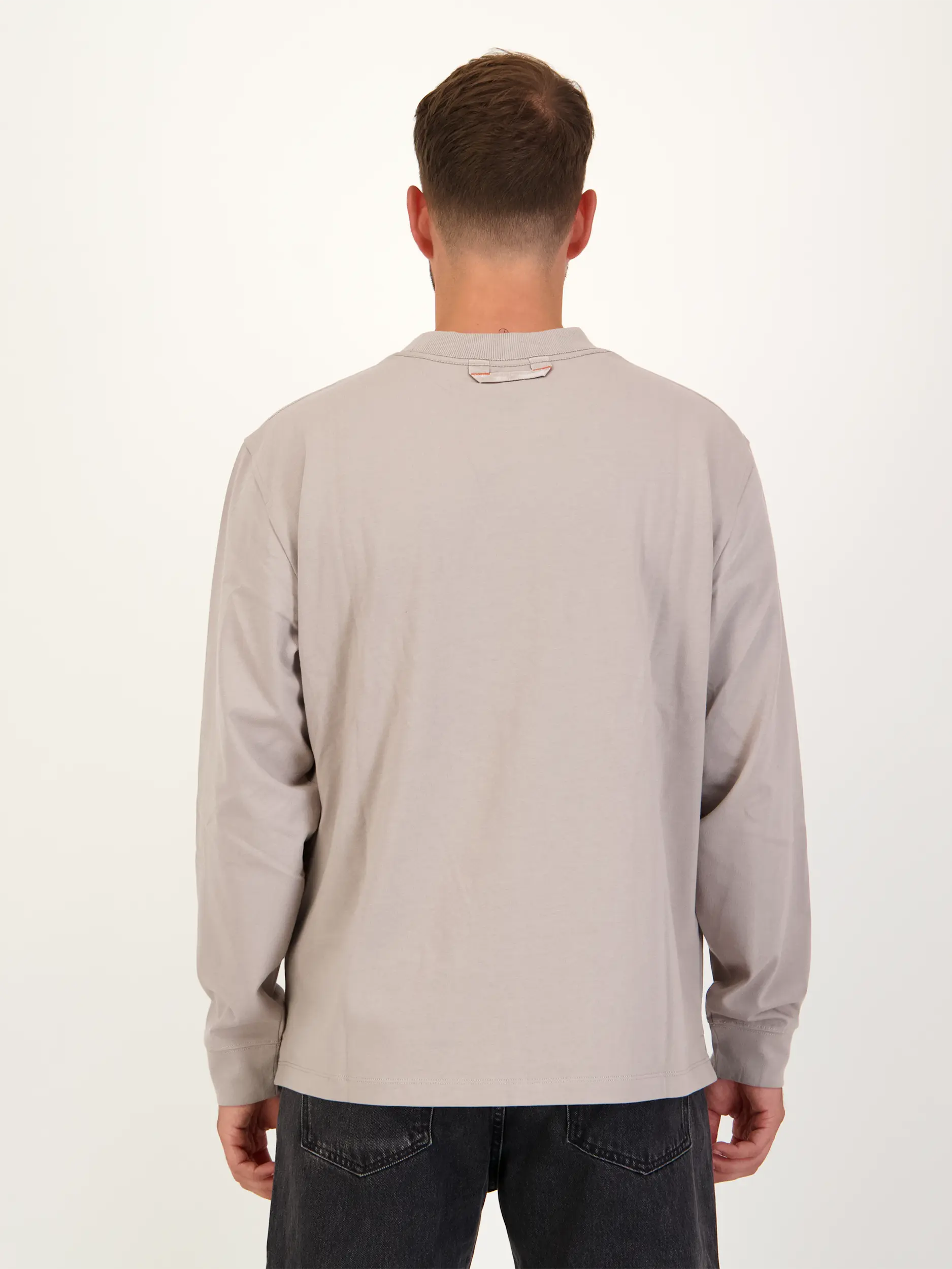 Sweatshirt 'Royal' - Artikel Rückseite getragen von einem Modell - Farbe: Beige