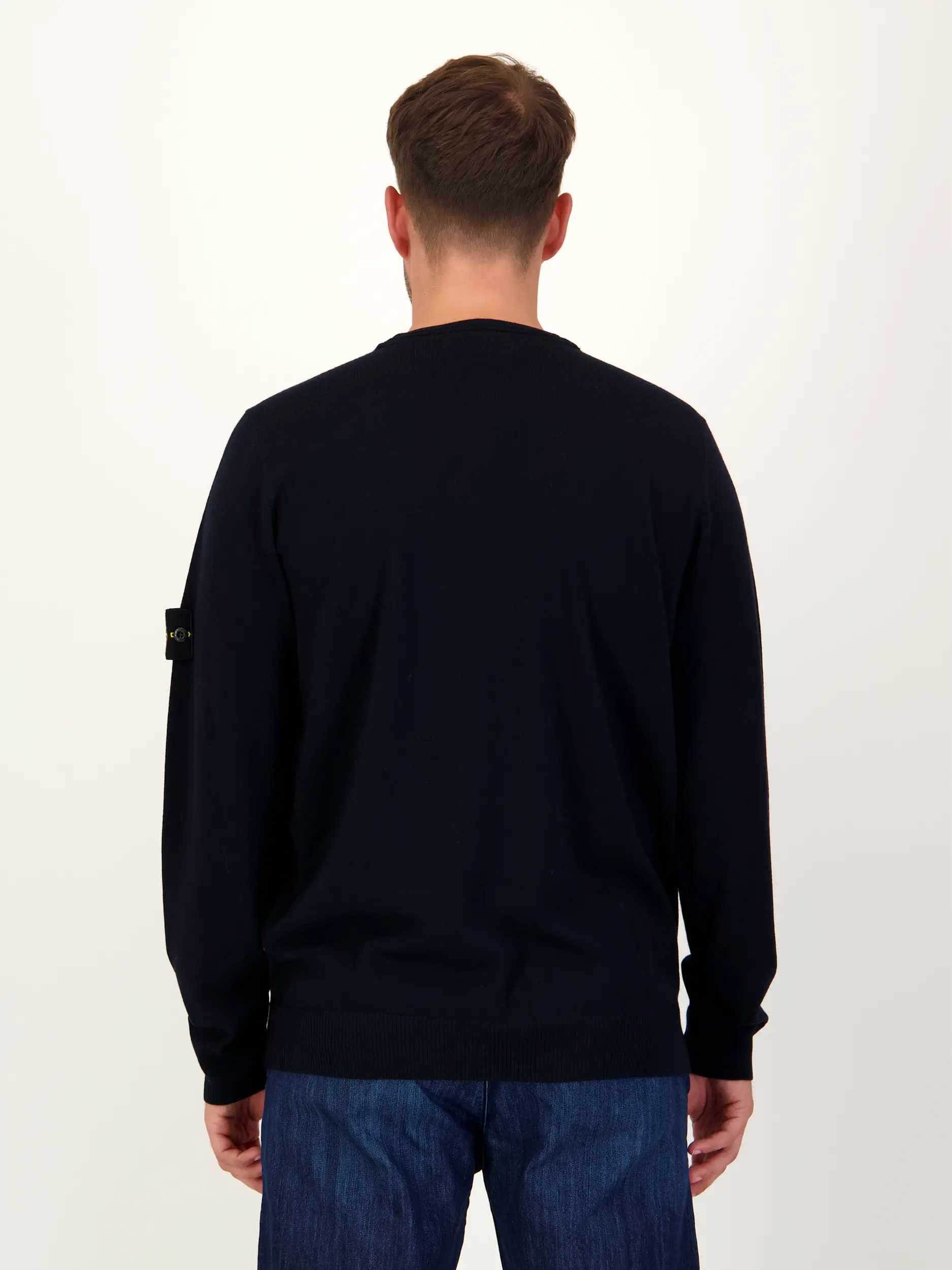 Pullover aus Schurwolle langarm - Artikel Rückseite getragen von einem Modell