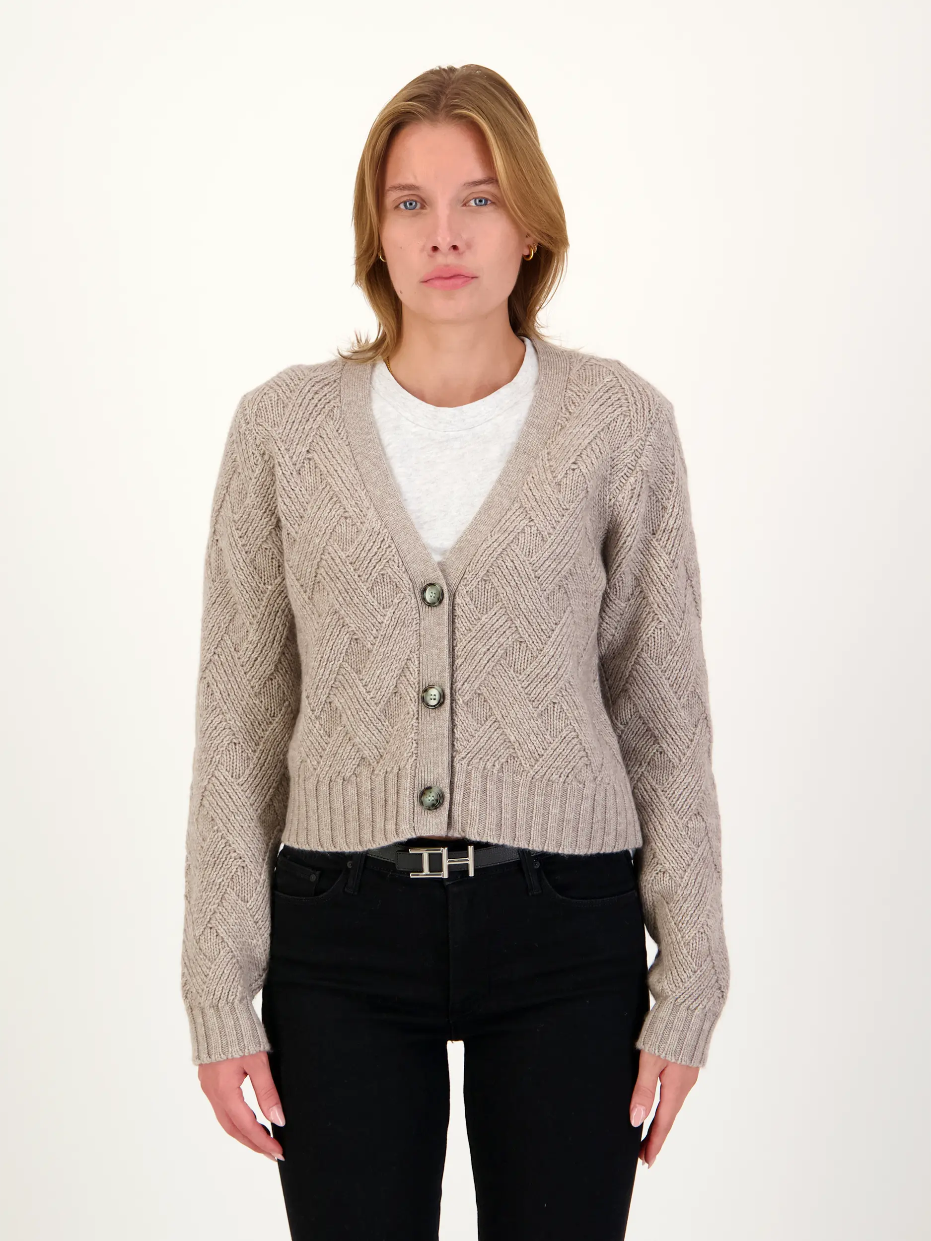 Strickjacke aus Wolle - Artikel Vorderseite getragen von einem Modell - Farbe: Braun