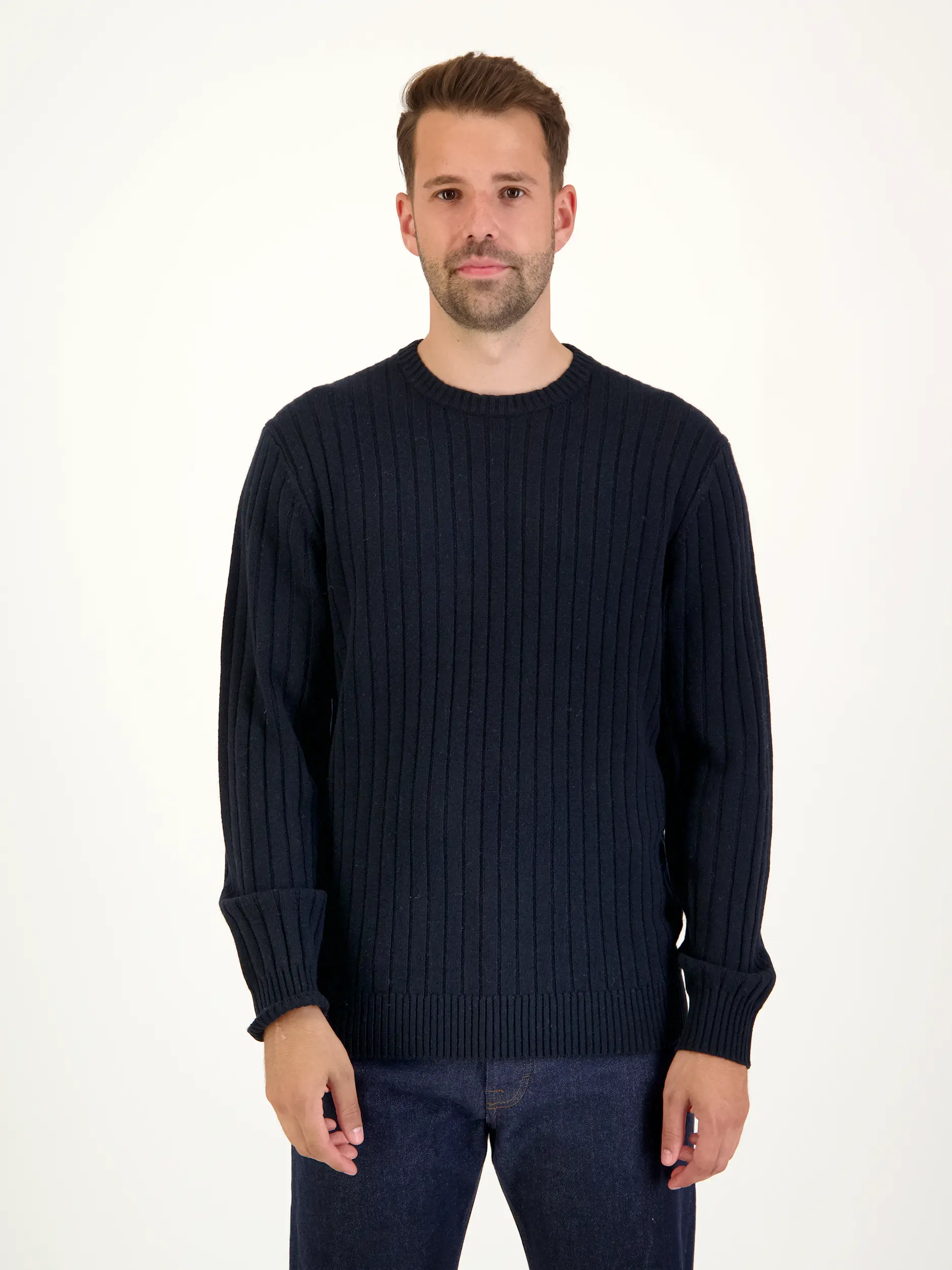 Pullover aus Woll-Mix langarm - Artikel Vorderseite getragen von einem Modell - Farbe: Blau