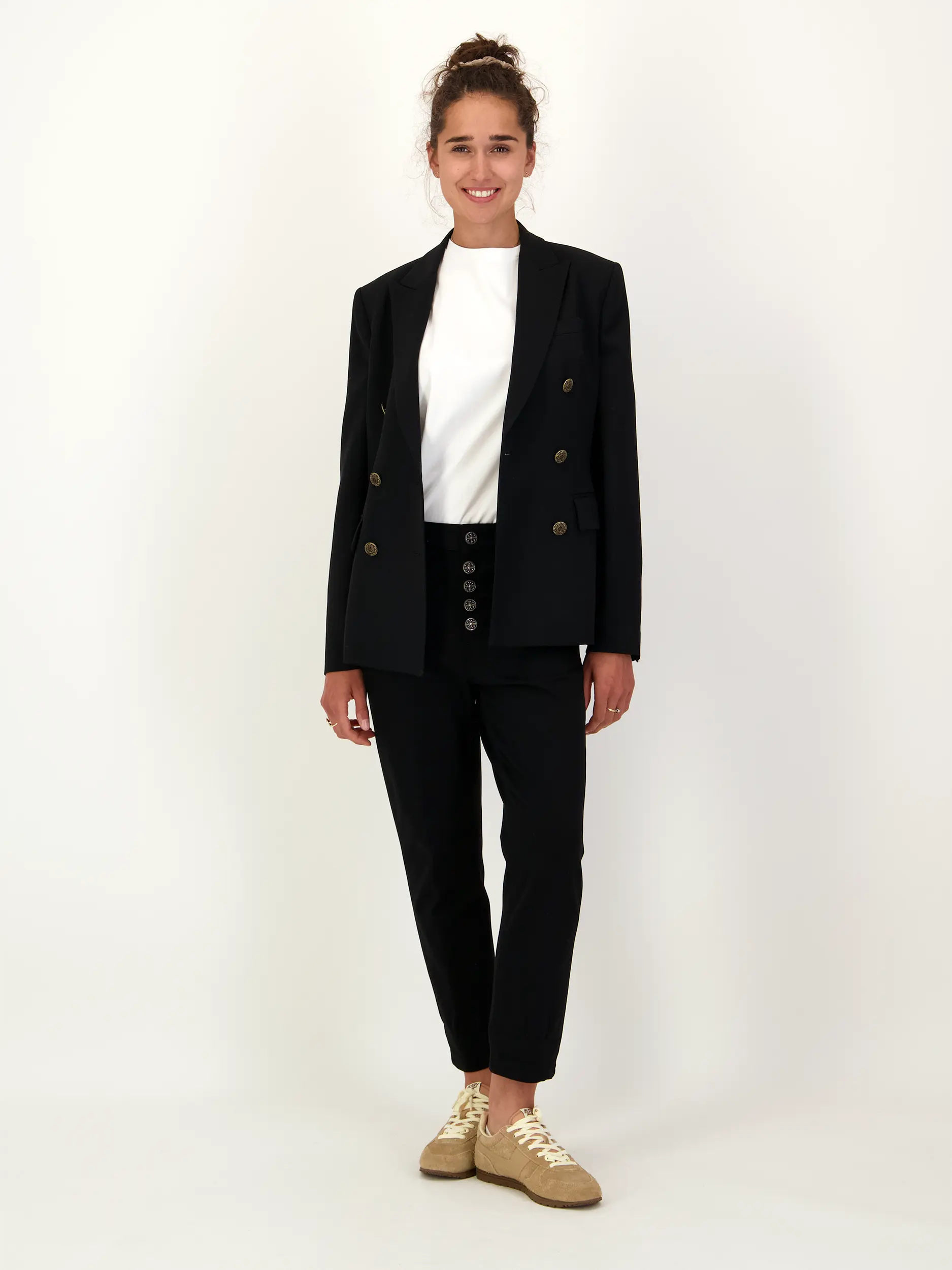 Mid Rise Slim Fit Jeans 'Koons Gioiello' - Artikel Teil eines Outfits getragen von einem Modell