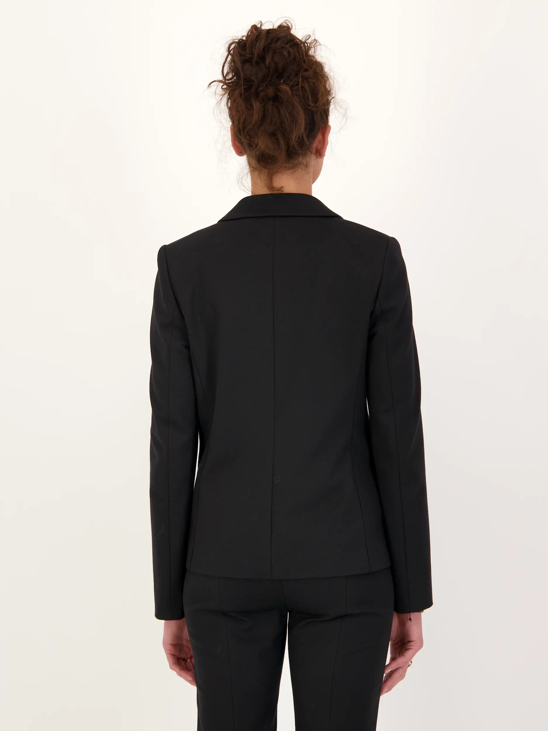 Blazer - Artikel Rückseite getragen von einem Modell - Farbe: Schwarz