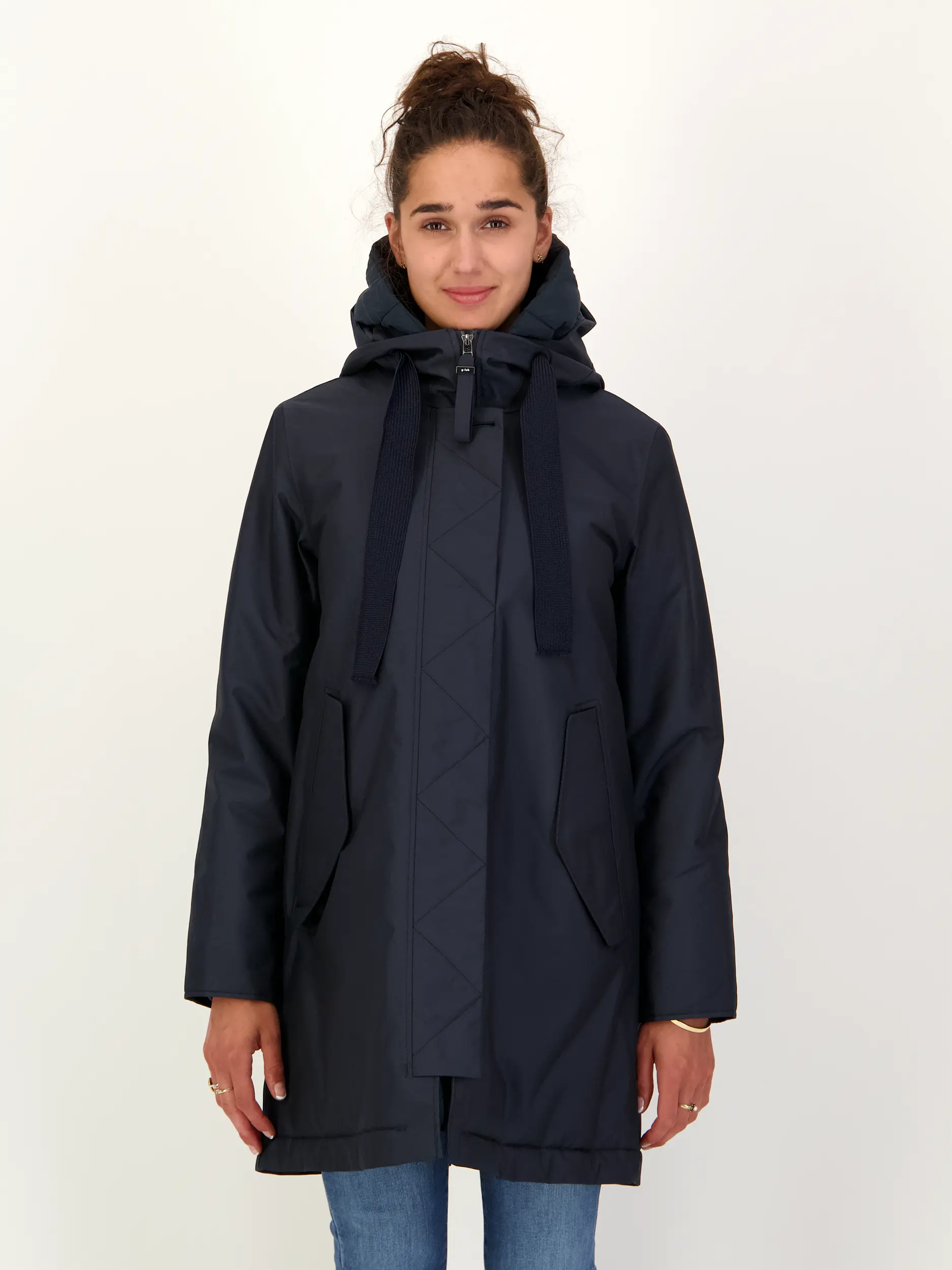 Jacke 'Ivy' - Artikel Vorderseite getragen von einem Modell - Farbe: Blau