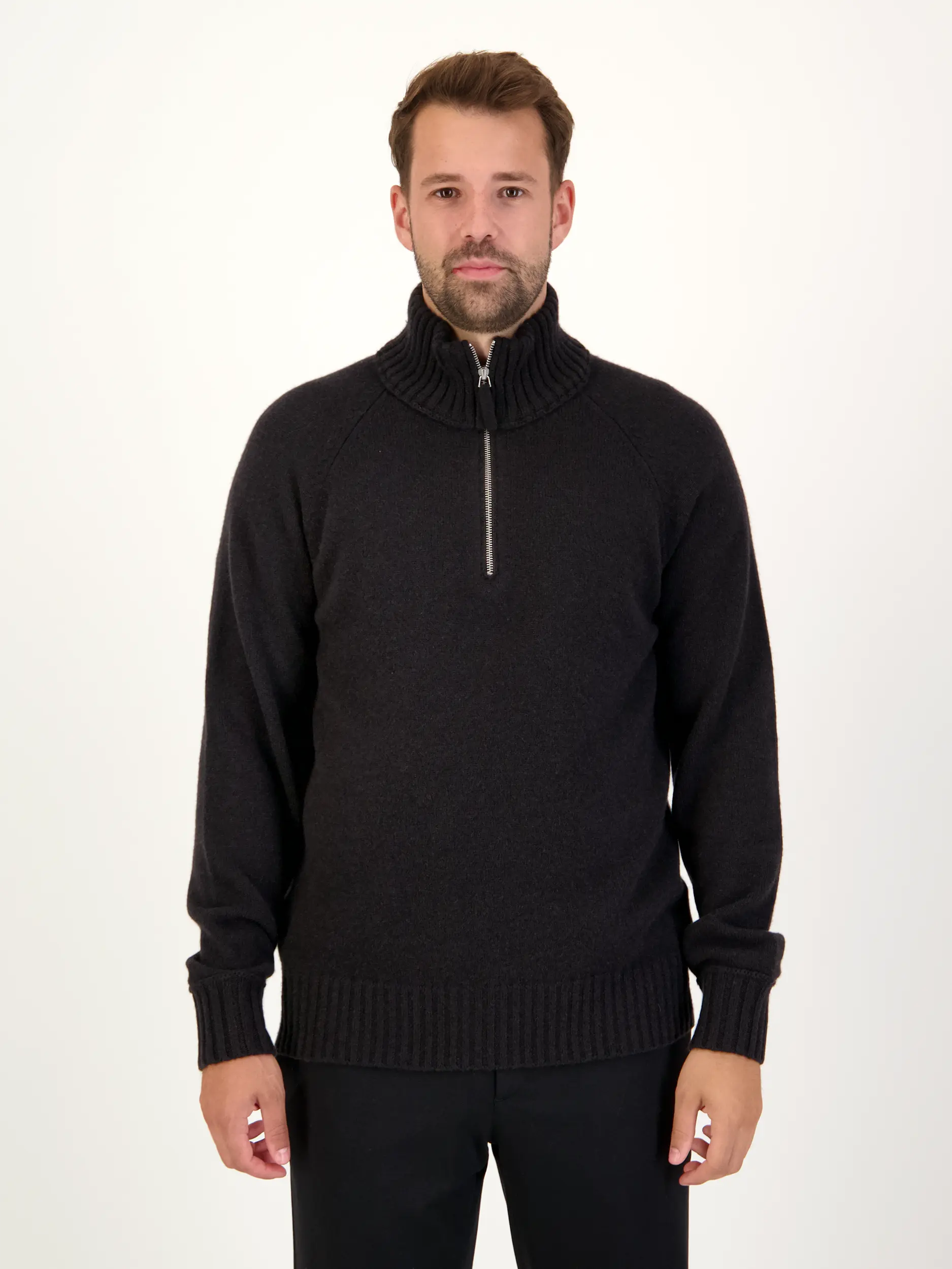 Pullover aus Kaschmir langarm - Artikel Vorderseite getragen von einem Modell - Farbe: Braun