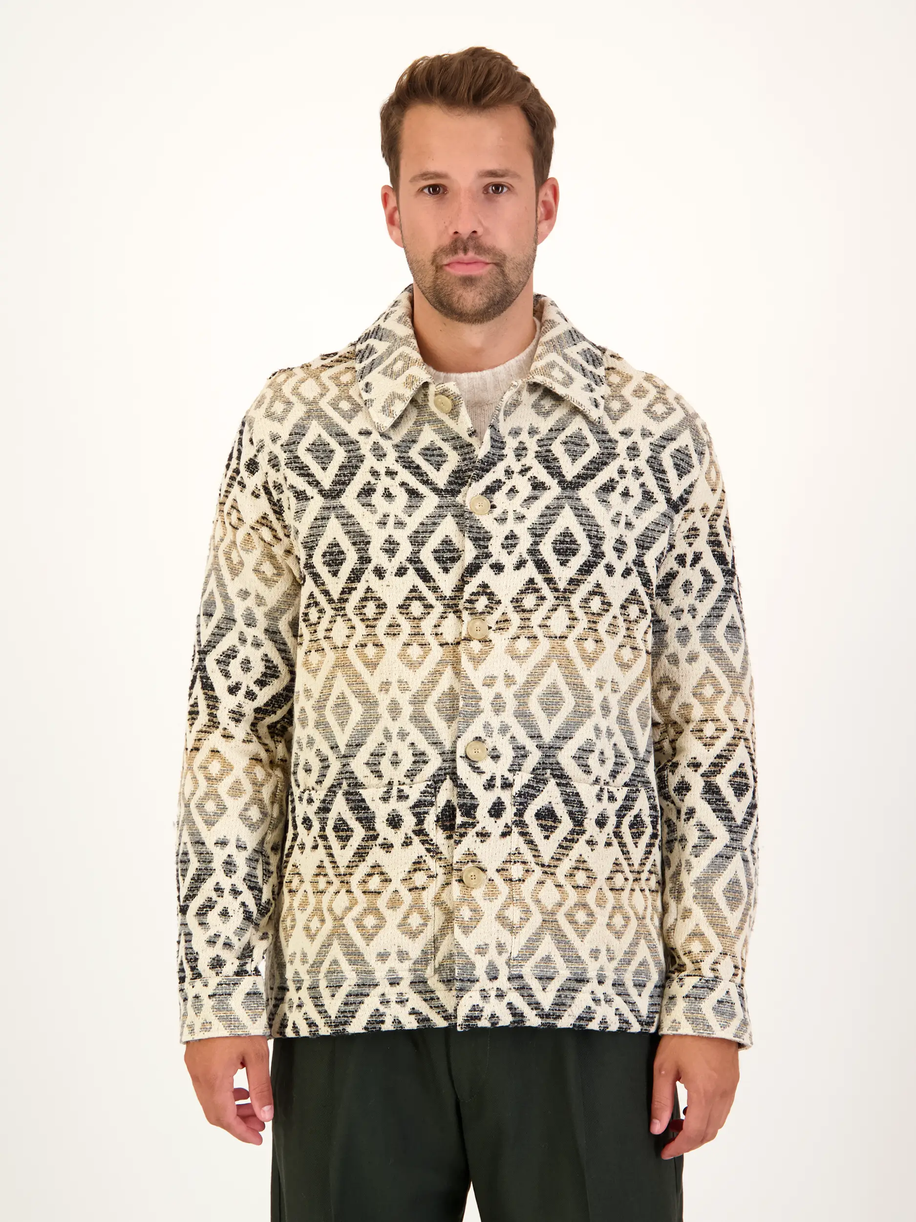 Overshirt 'Blaze' - Artikel Vorderseite getragen von einem Modell - Farbe: Braun