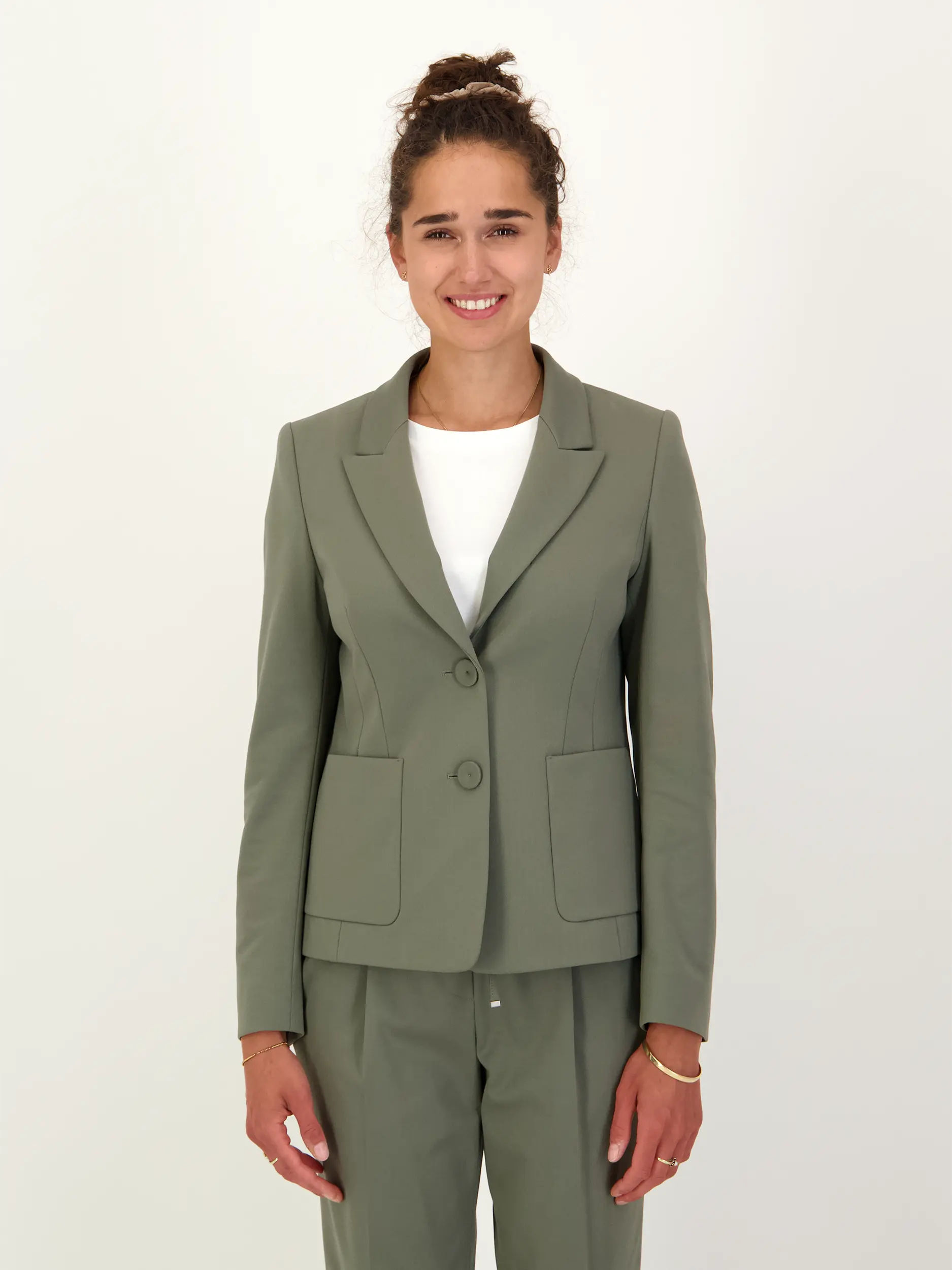 Blazer - Artikel Vorderseite getragen von einem Modell