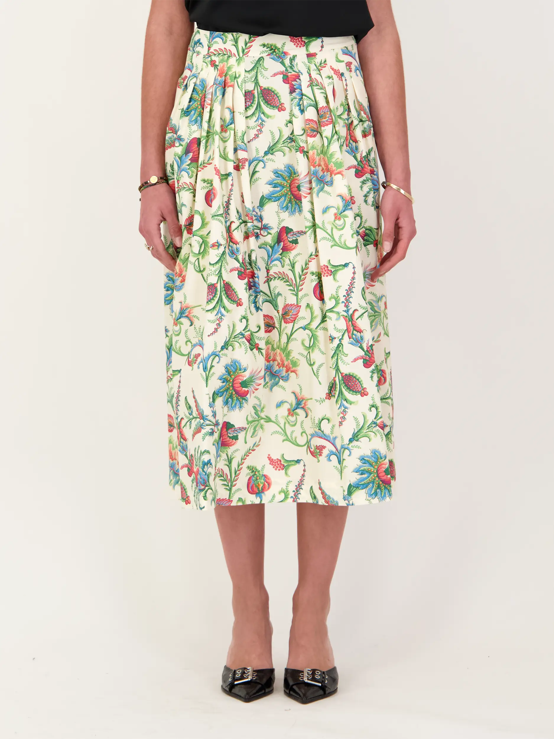 Midirock  - Artikel Vorderseite getragen von einem Modell - Farbe: Rot