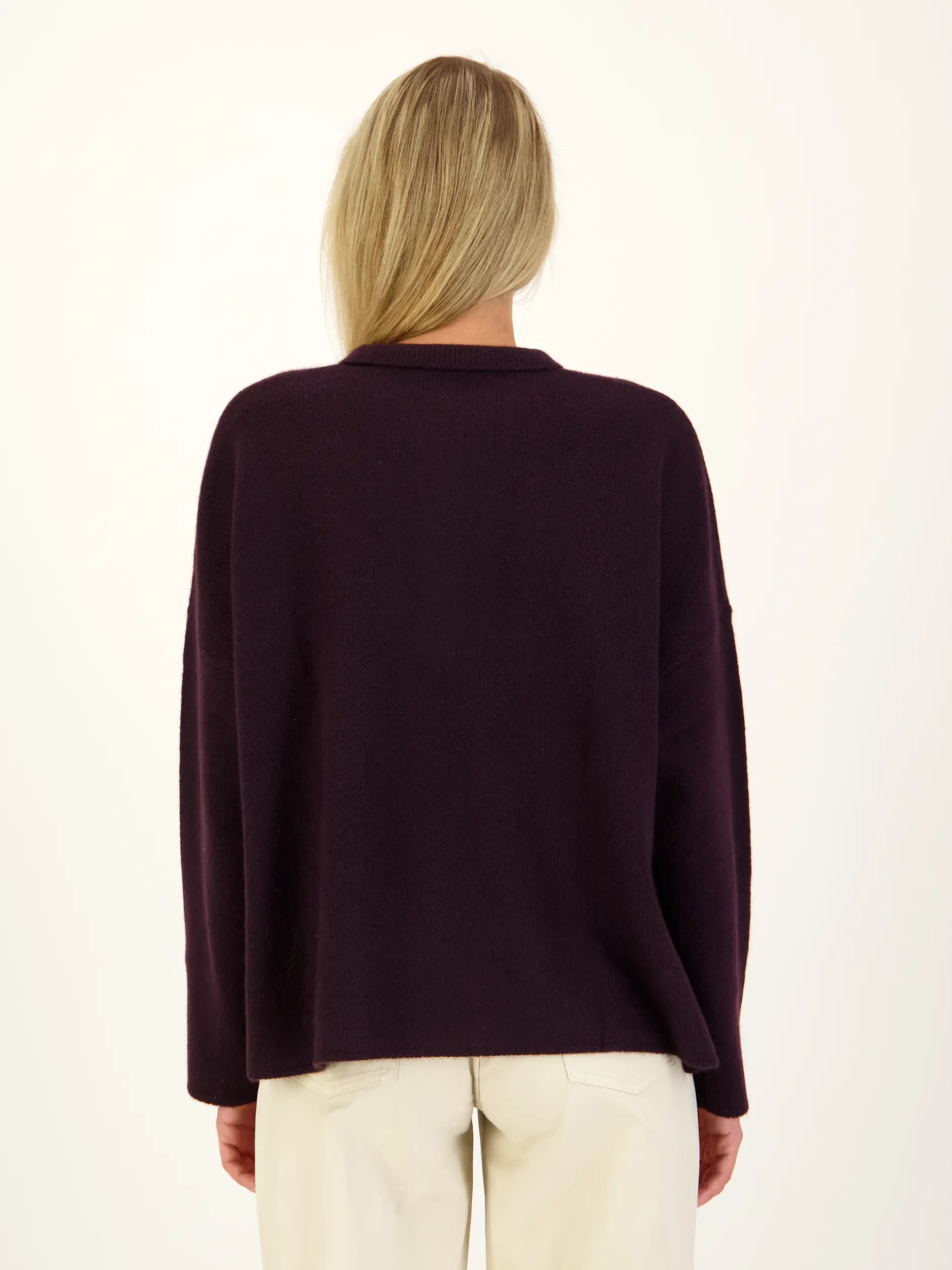 Pullover aus Cashmere langarm - Artikel Rückseite getragen von einem Modell
