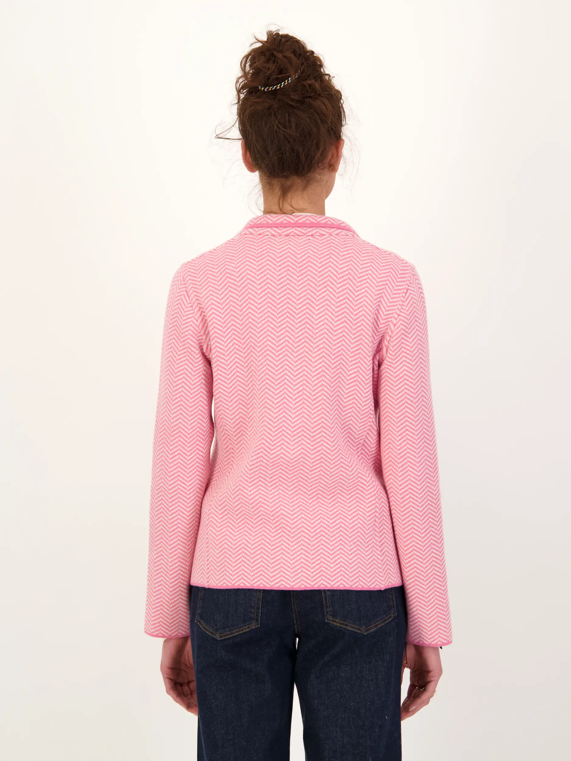 Strickblazer aus Wolle  - Artikel Rückseite getragen von einem Modell - Farbe: Rosa&Pink