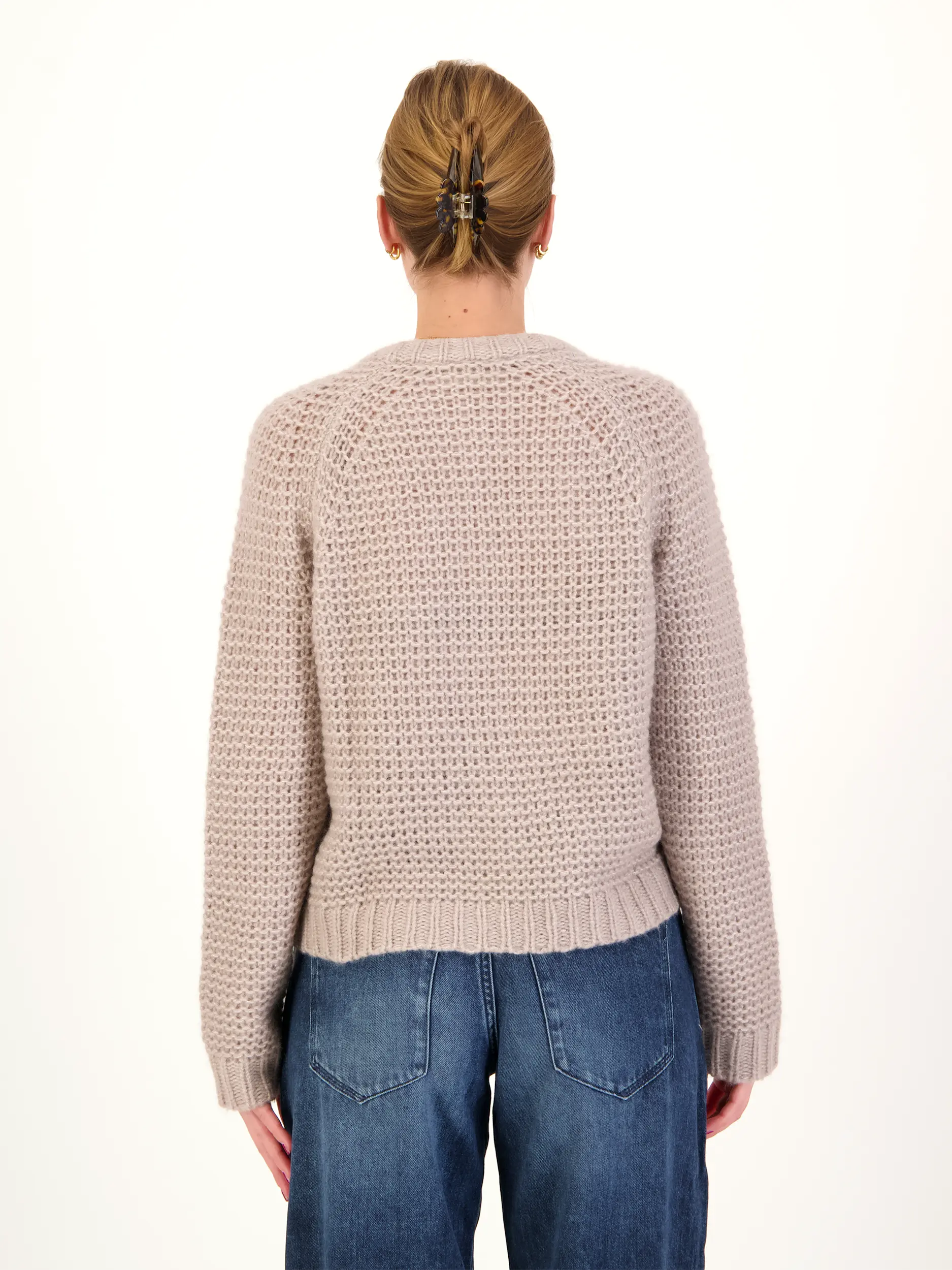 Strickjacke aus Kaschmir - Artikel Rückseite getragen von einem Modell - Farbe: Braun
