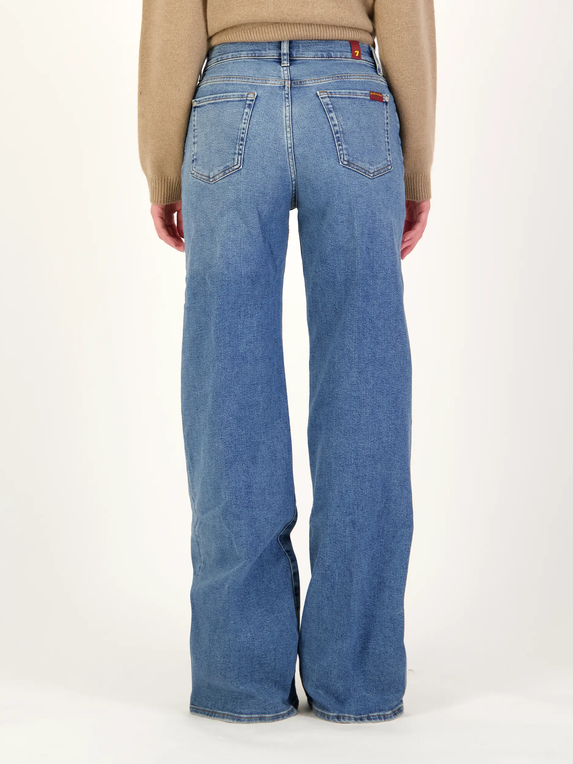 High Rise Wide Leg Jeans 'Lotta' - Artikel Rückseite getragen von einem Modell - Farbe: Blau