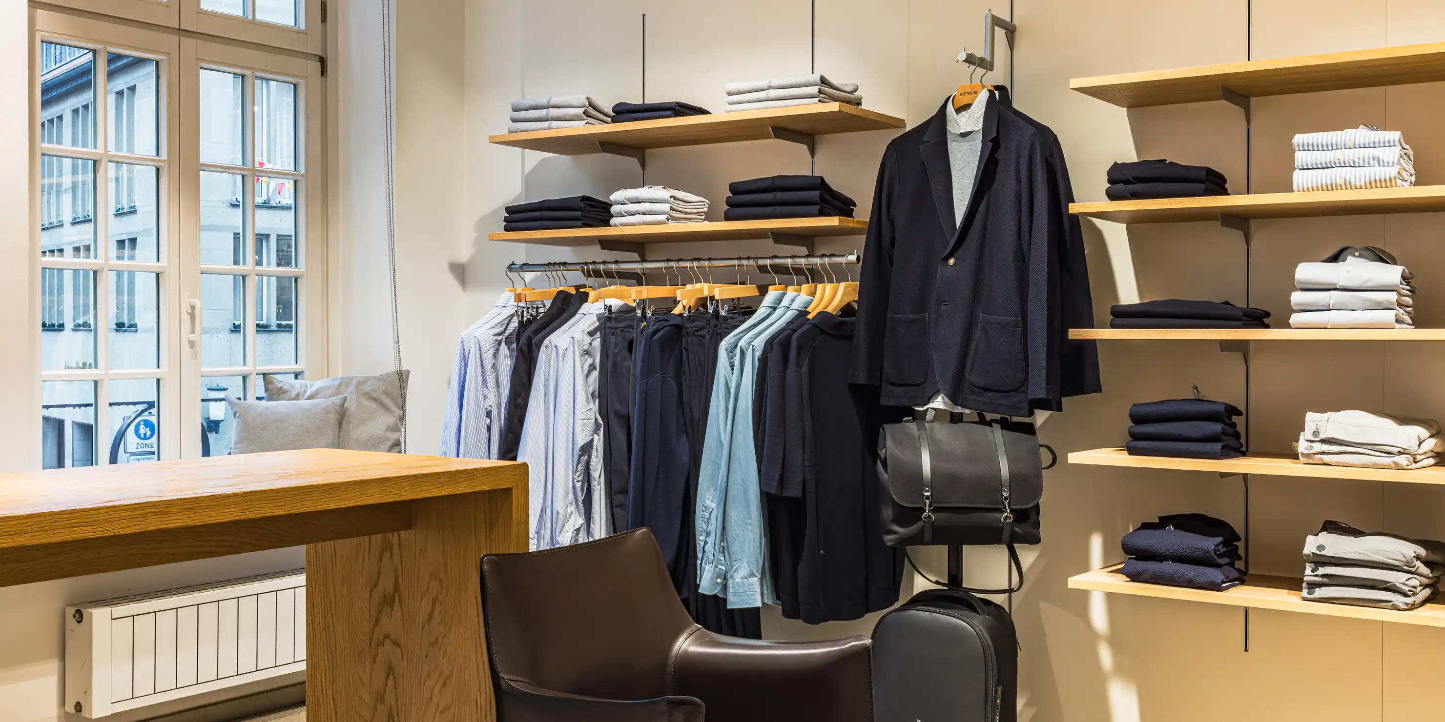 Hier ist das Obergeschoss der Herrenabteilung zu sehen